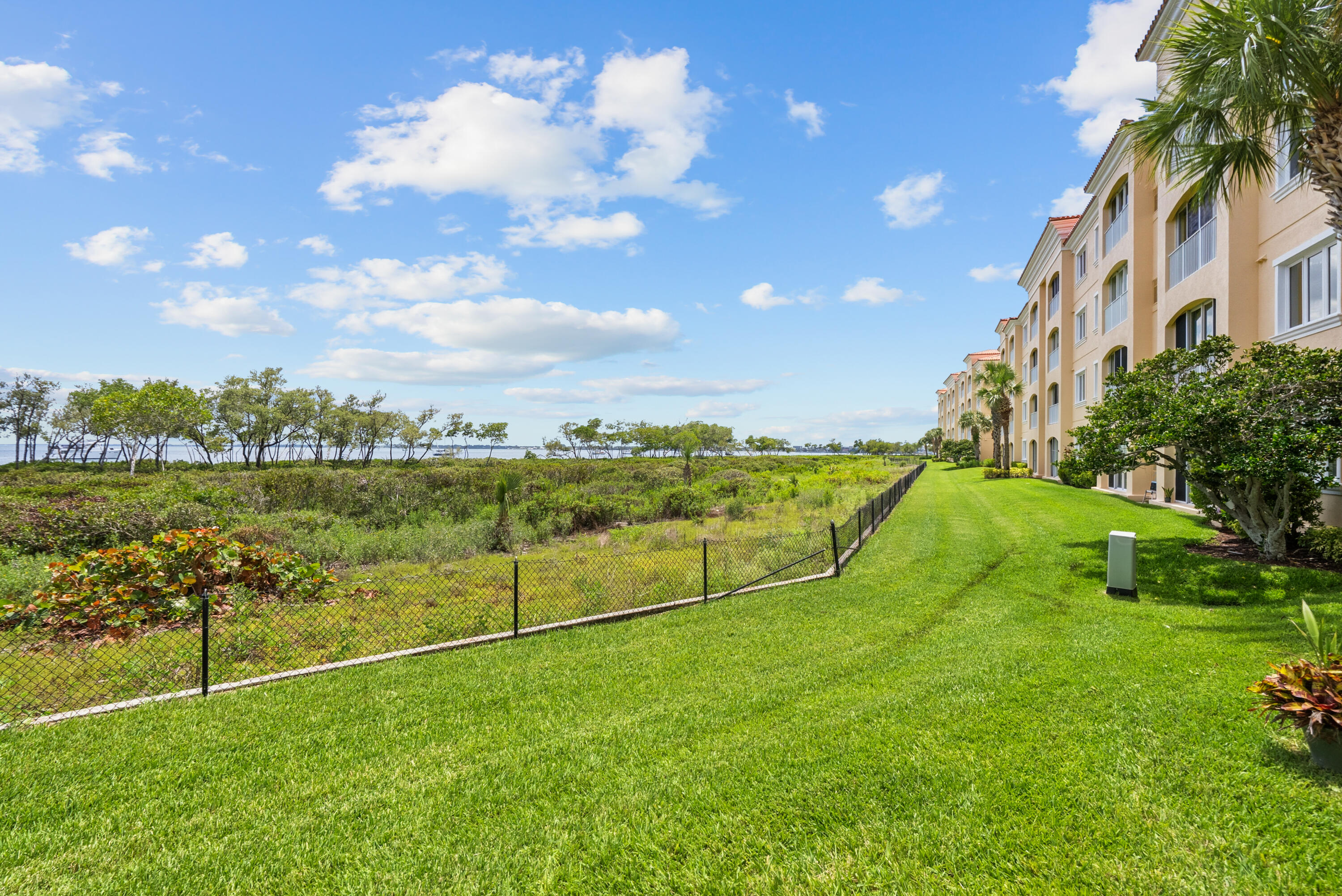 HARBOUR ISLE AT HUTCHINSON ISLAND WEST - Residential