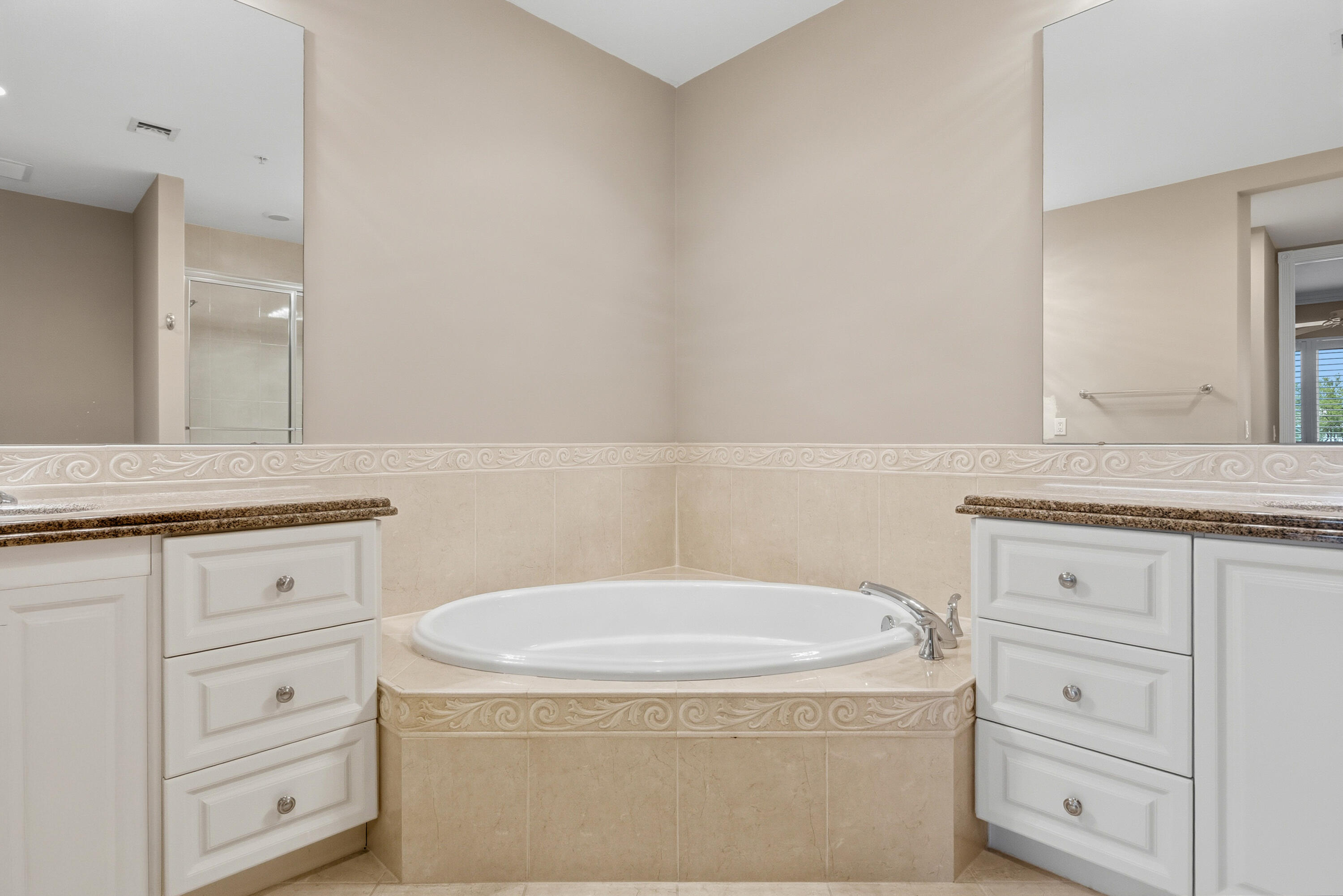 HARBOUR ISLE AT HUTCHINSON ISLAND WEST - Residential