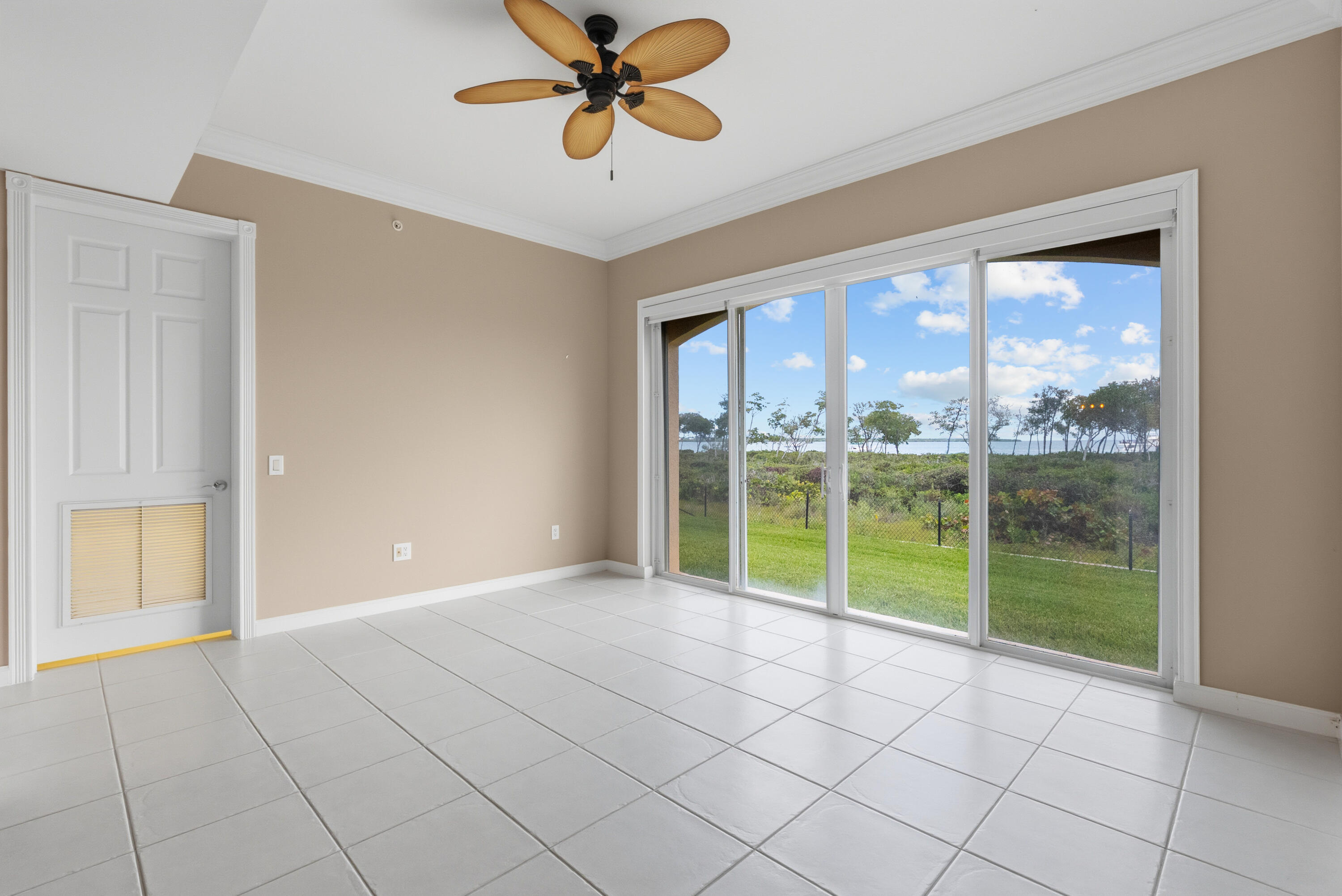 HARBOUR ISLE AT HUTCHINSON ISLAND WEST - Residential