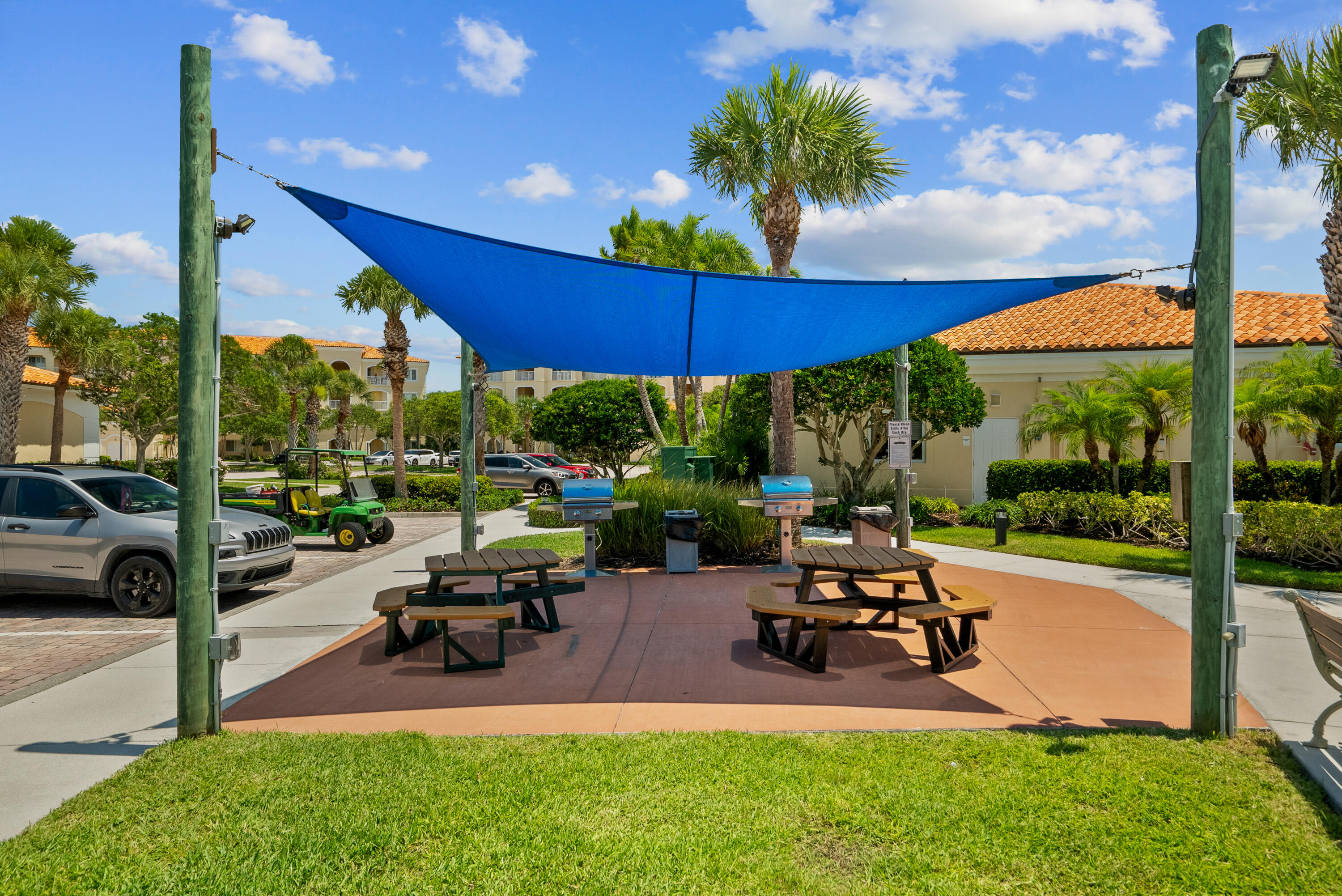 HARBOUR ISLE AT HUTCHINSON ISLAND WEST - Residential