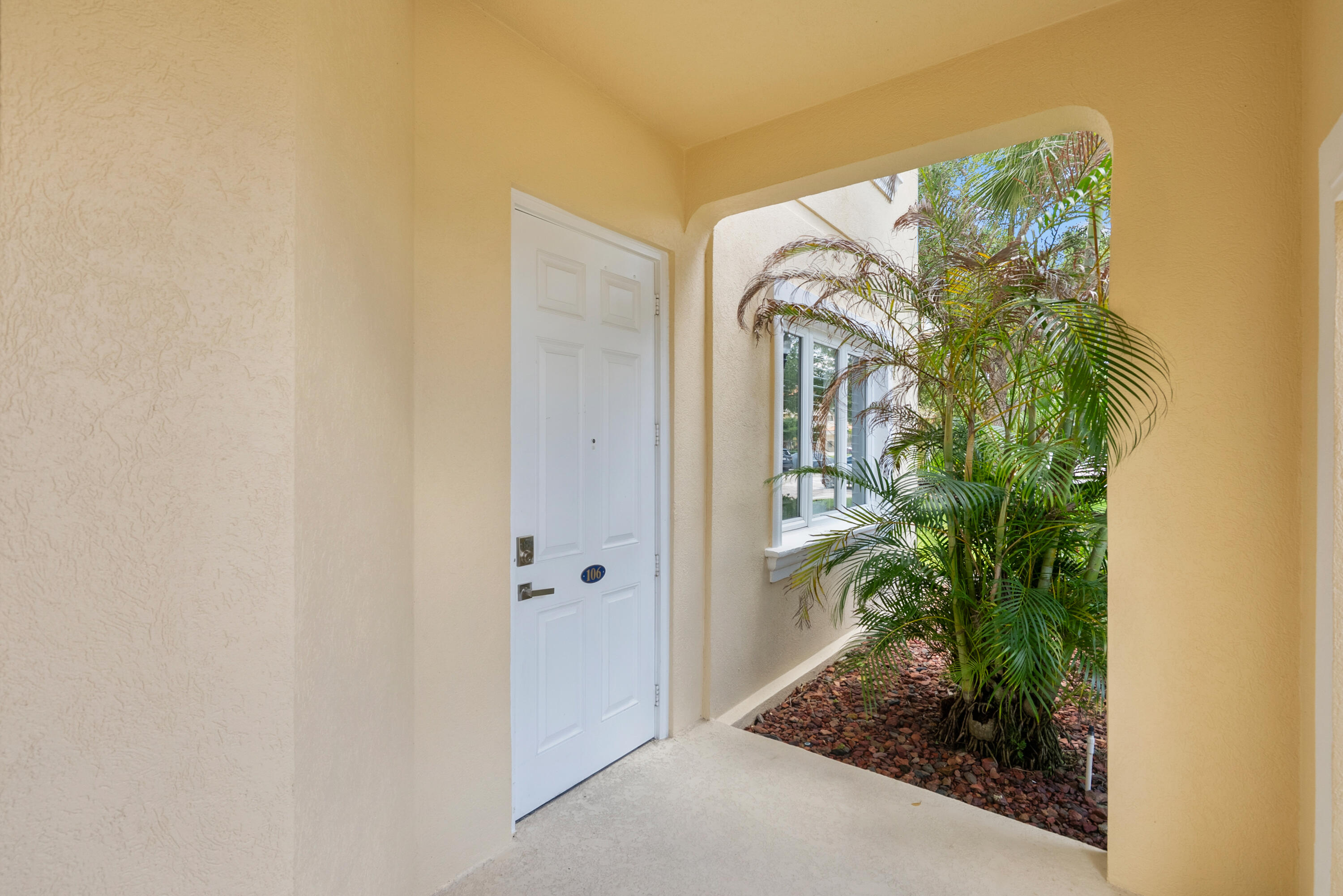 HARBOUR ISLE AT HUTCHINSON ISLAND WEST - Residential