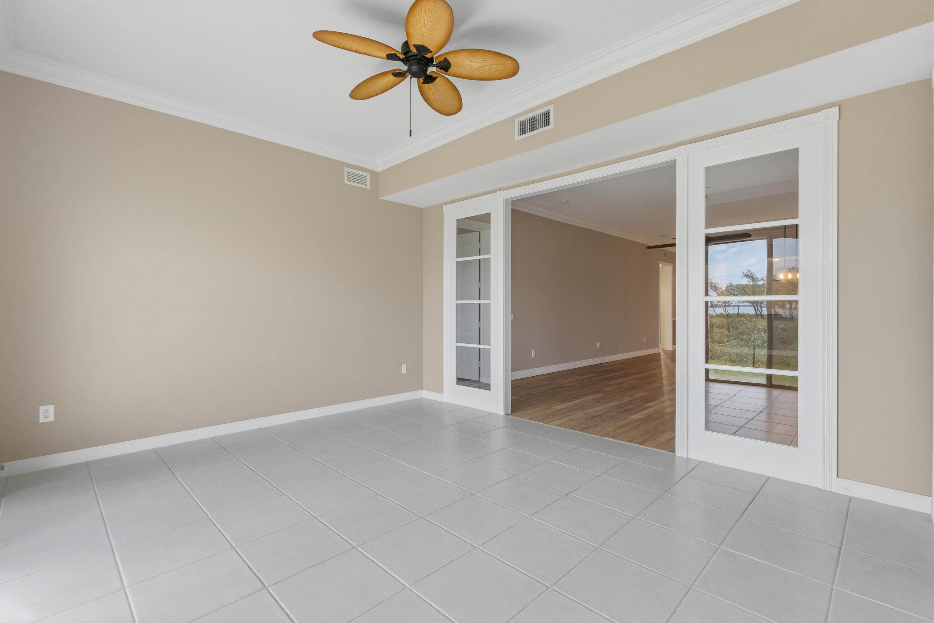 HARBOUR ISLE AT HUTCHINSON ISLAND WEST - Residential