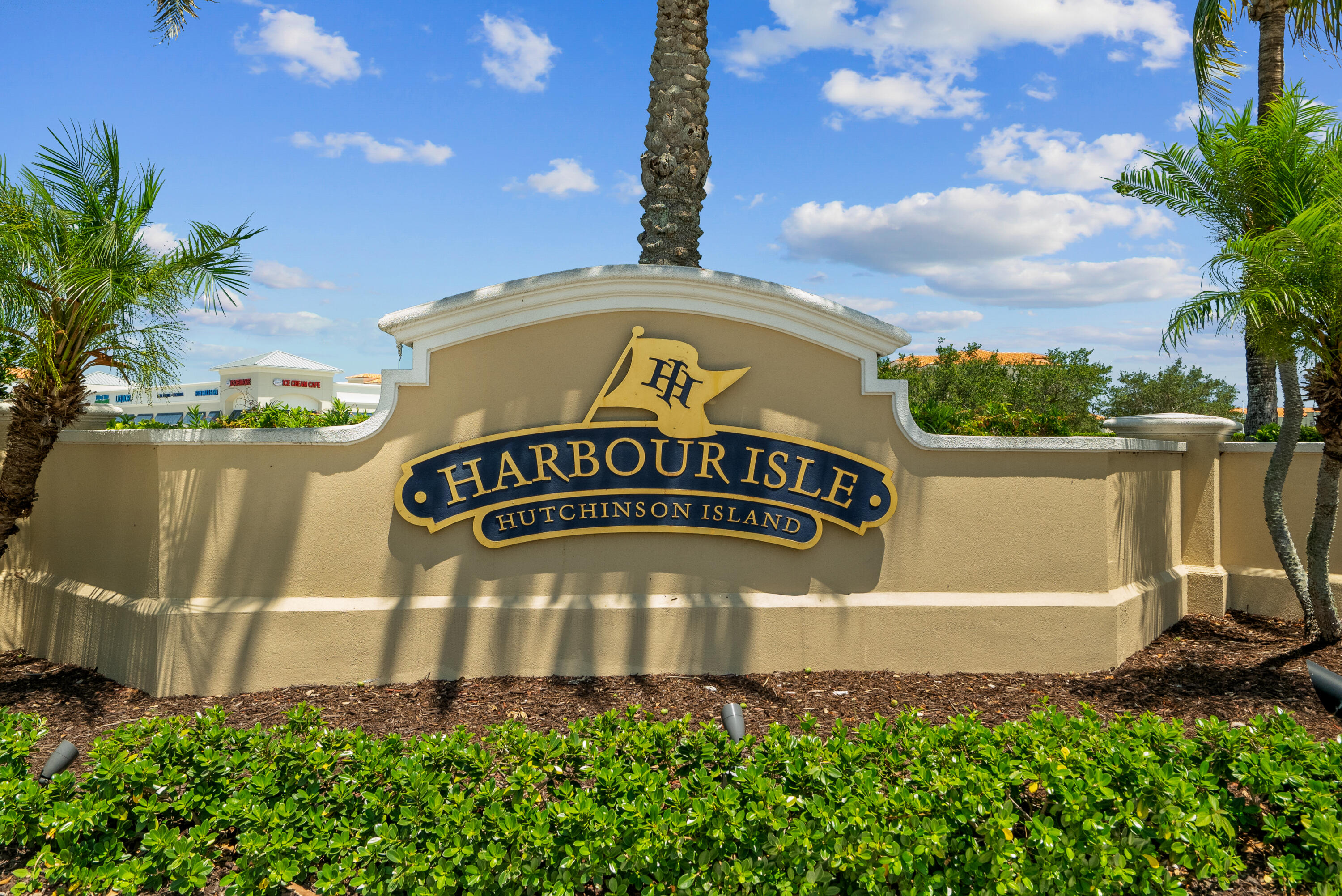 HARBOUR ISLE AT HUTCHINSON ISLAND WEST - Residential