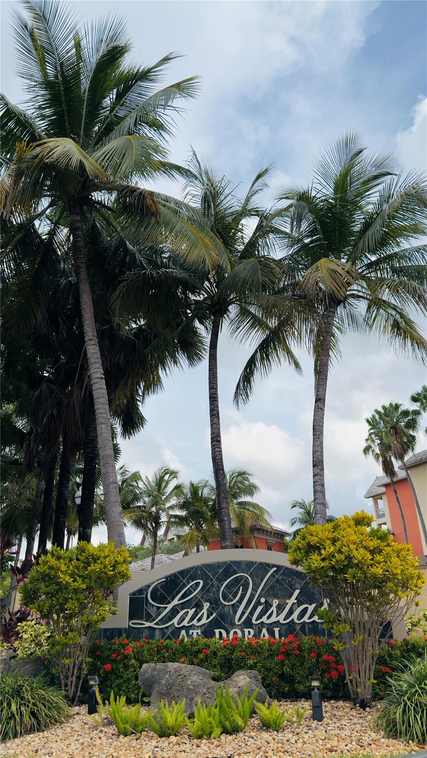 This is a real perk! Gorgeous 2/2 with 1,197?ft², Largest Unit in Las Vistas
Tastefully renovated and move-in ready! Freshly paint, Brand-new flooring, Bathrooms, lighting & Appliances, W/D and private Balcony with Storage. Enjoy Resort-style amenities: 4 pools, tennis, racquetball, gym & clubhouse. Gated, secure & perfectly located near shopping, highways & MIA!