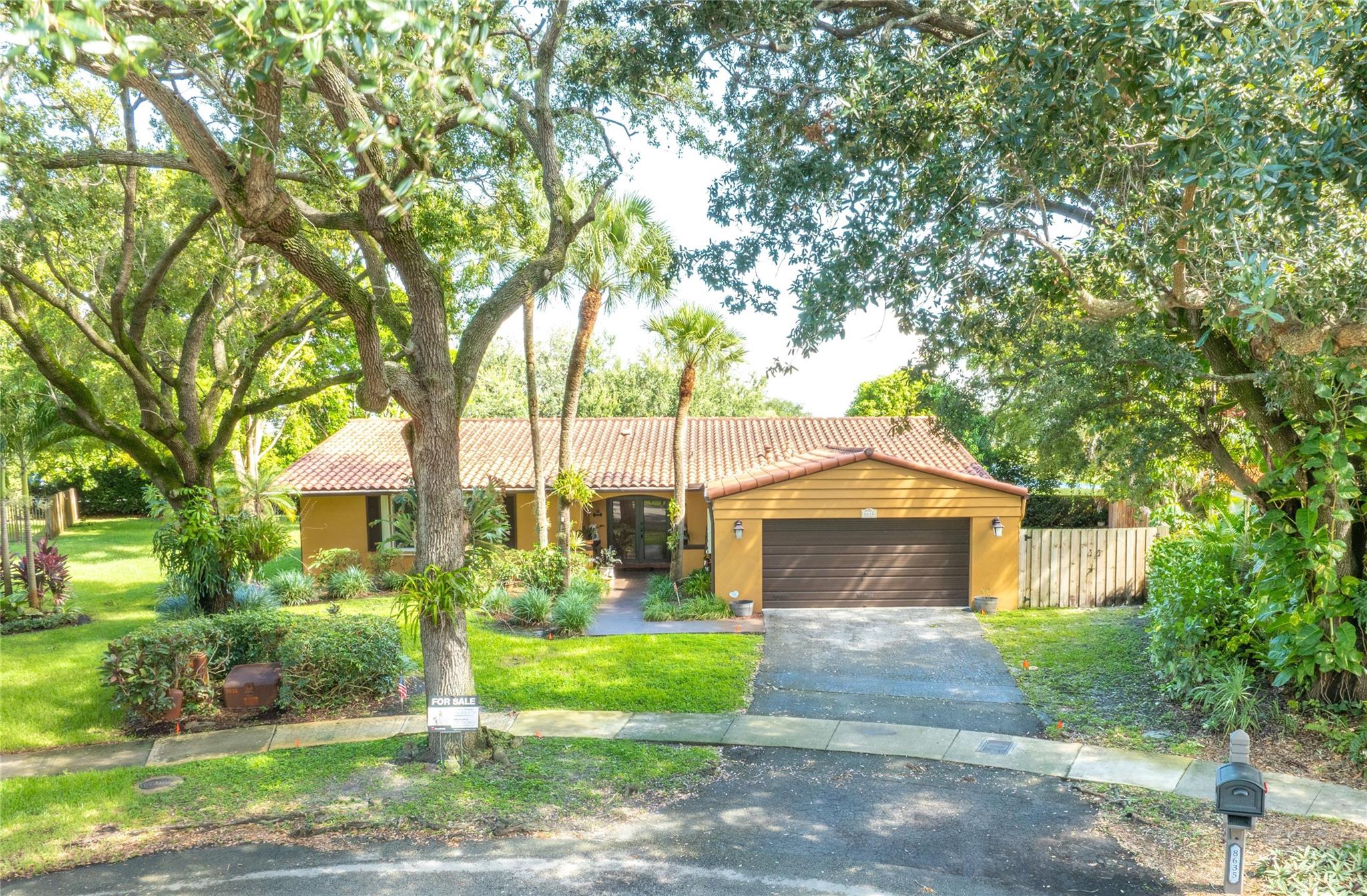 Miami Lakes-Lake Glenn El - Residential