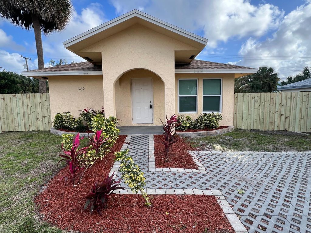 Photo of 962 29th Street, West Palm Beach, FL 33407 (MLS # B26014956)
