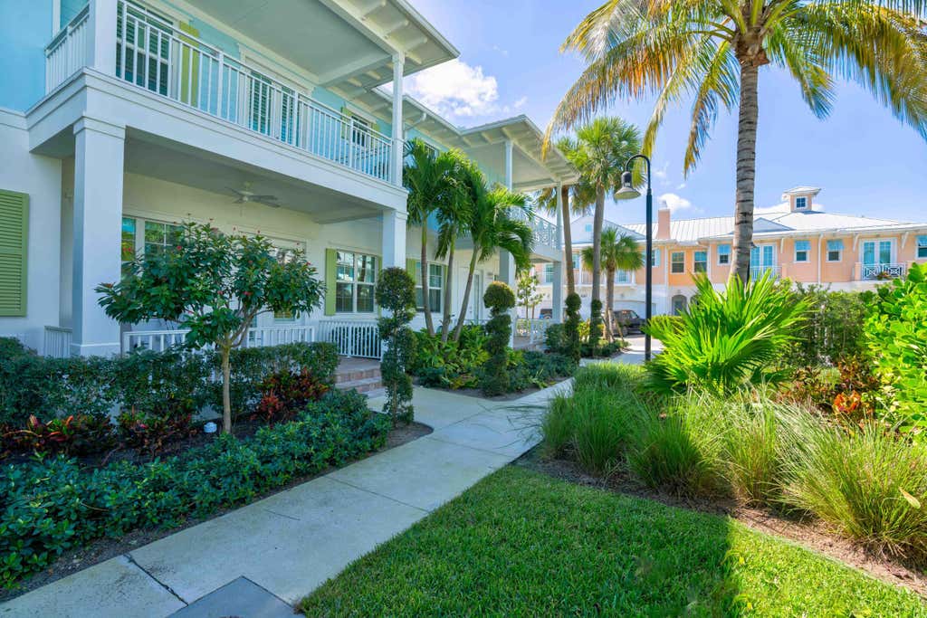 Photo of 412 Inlet Waters Circle, Jupiter, FL 33477 (MLS # B26060904)