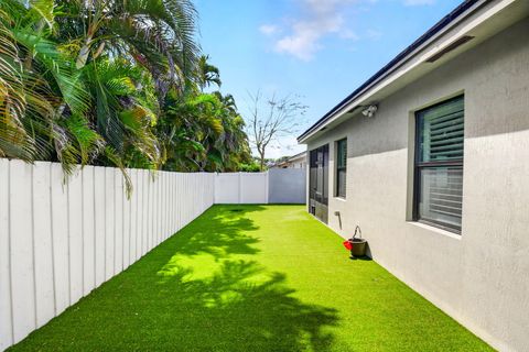 Tiny photo for 7527 Moonrise Drive, Lake Worth, FL 33467 (MLS # B26018672)