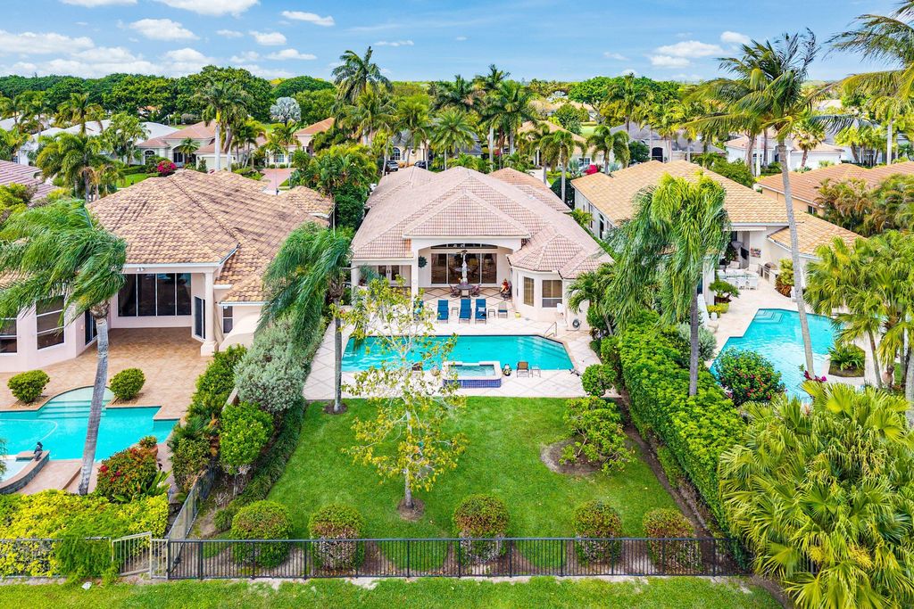 Photo of 155 Vintage Isle Lane, Palm Beach Gardens, FL 33418 (MLS # B26006688)