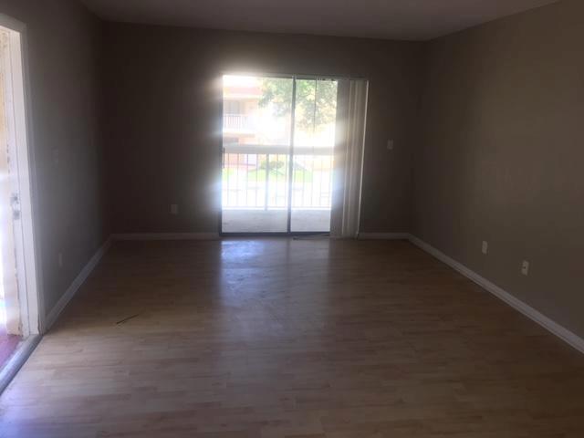 LAURELS AT SHERWOOD CONDO - Residential