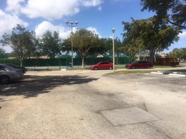 LAURELS AT SHERWOOD CONDO - Residential