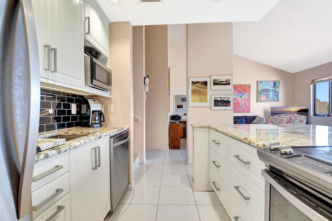 LAVERS DELRAY RACQUET CLUB CONDO - Residential