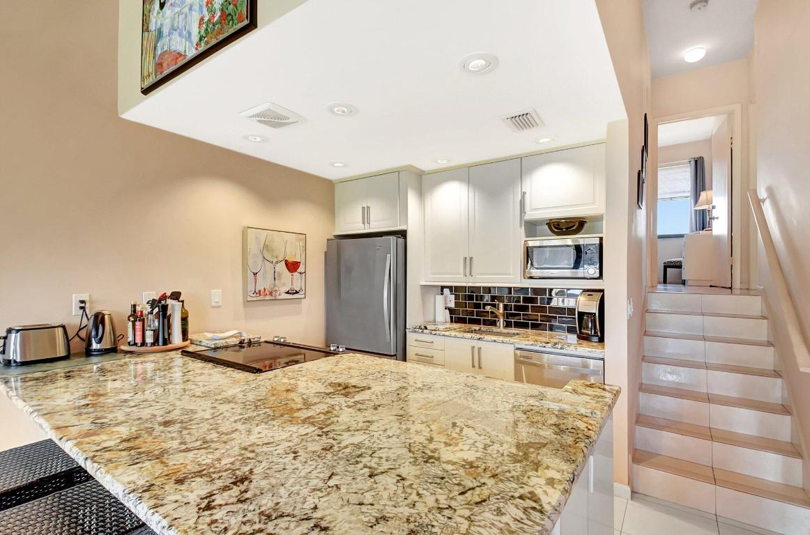 LAVERS DELRAY RACQUET CLUB CONDO - Residential