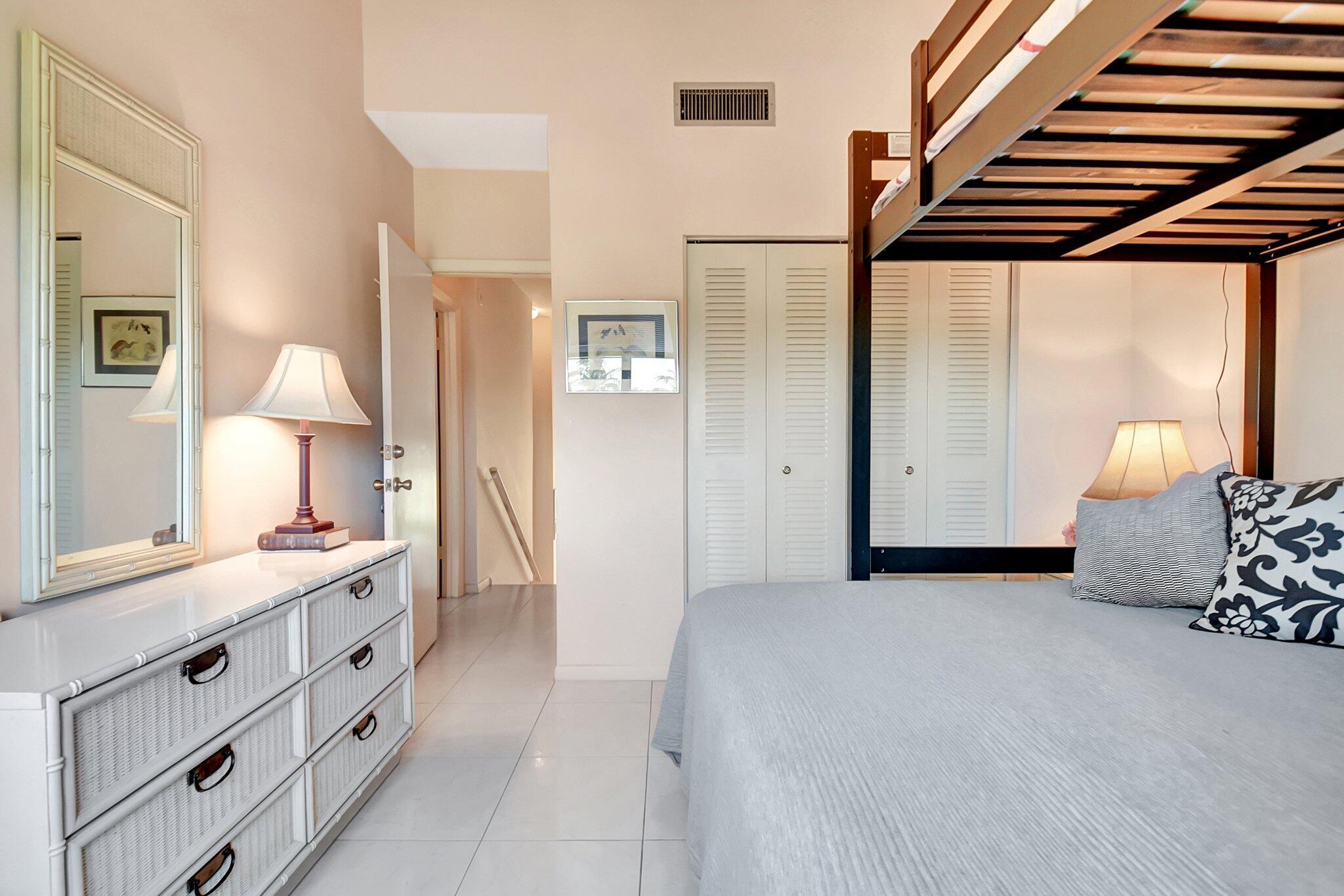 LAVERS DELRAY RACQUET CLU - Residential