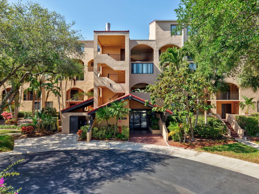 LAVERS DELRAY RACQUET CLUB CONDO - Residential
