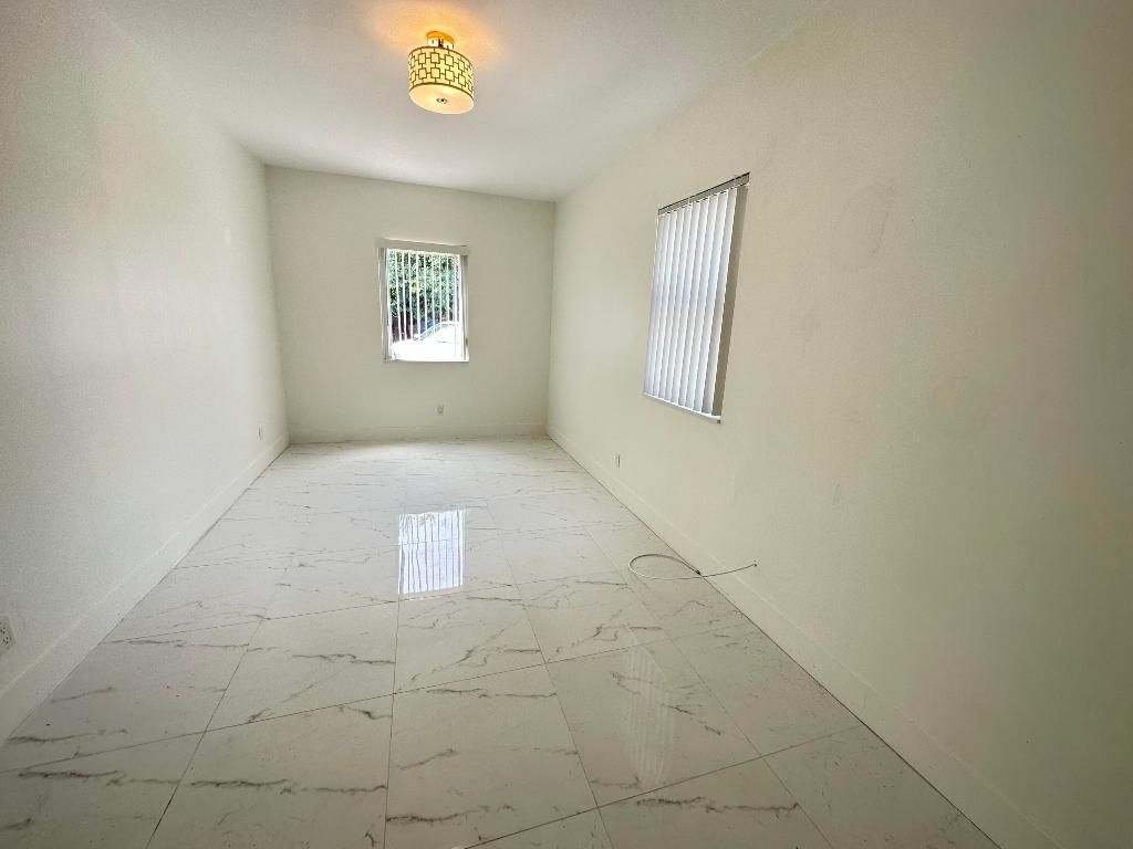 Photo of 1625 Hollywood 2 Boulevard, Hollywood, FL 33020 (MLS # R10925130)