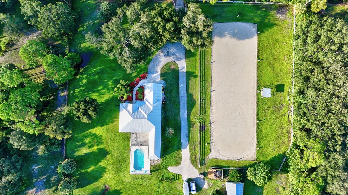 5602 SW Sunshine Farms Way