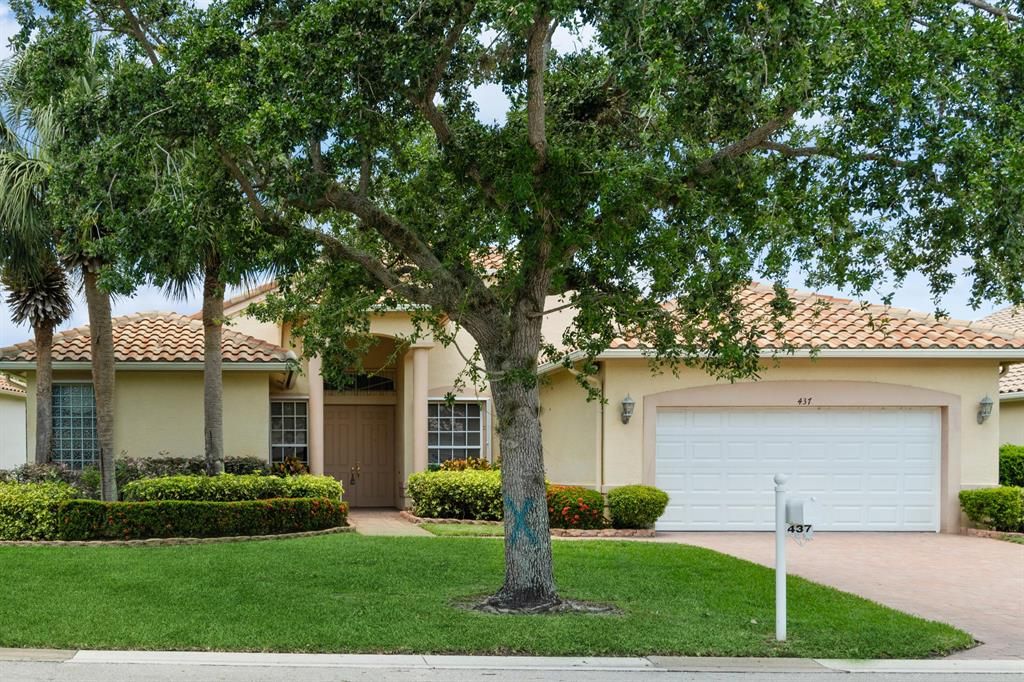 Photo of 437 NW Brookville Court, Port St Lucie, FL 34986 (MLS # R10887053)