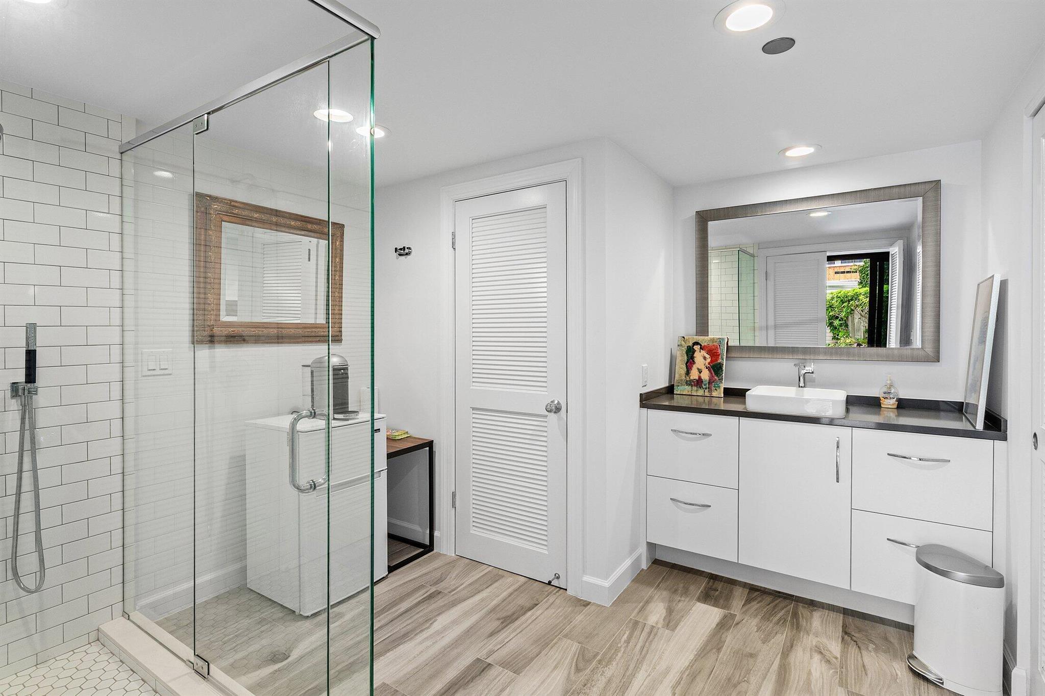 TWENTY ONE HUNDRED CONDO - Residential