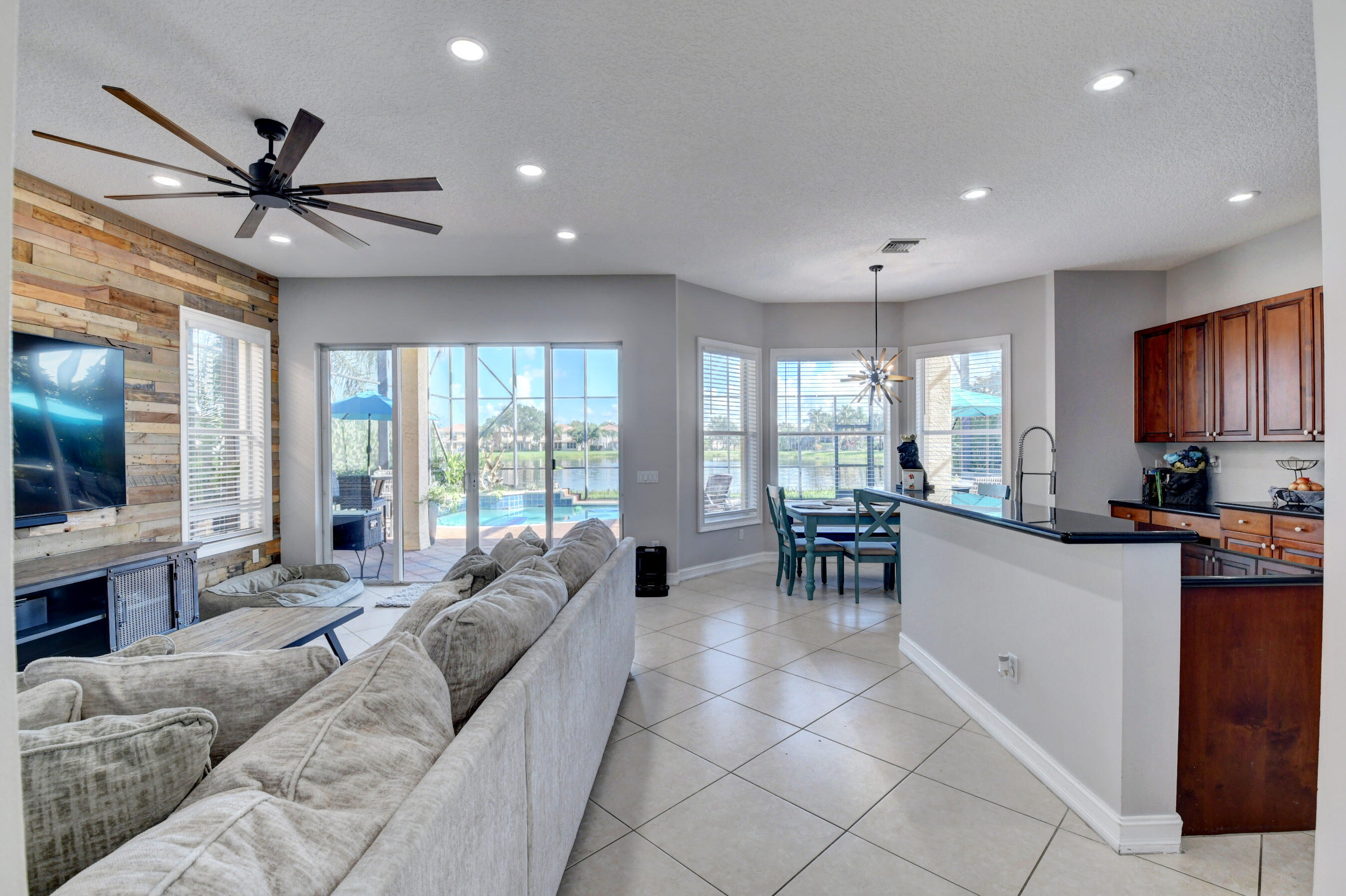 CANYON LAKES 1 - Residential