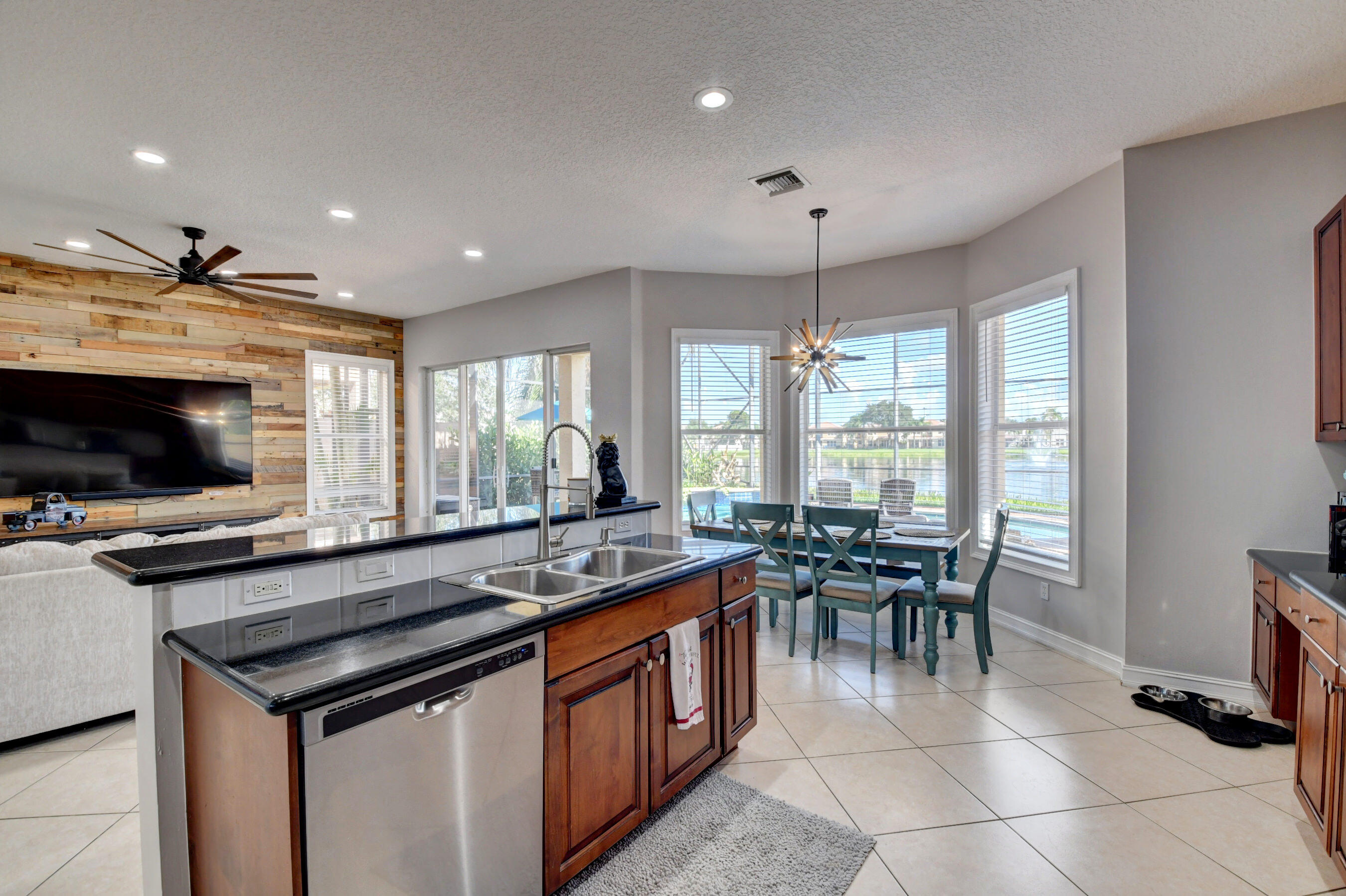 CANYON LAKES 1 - Residential