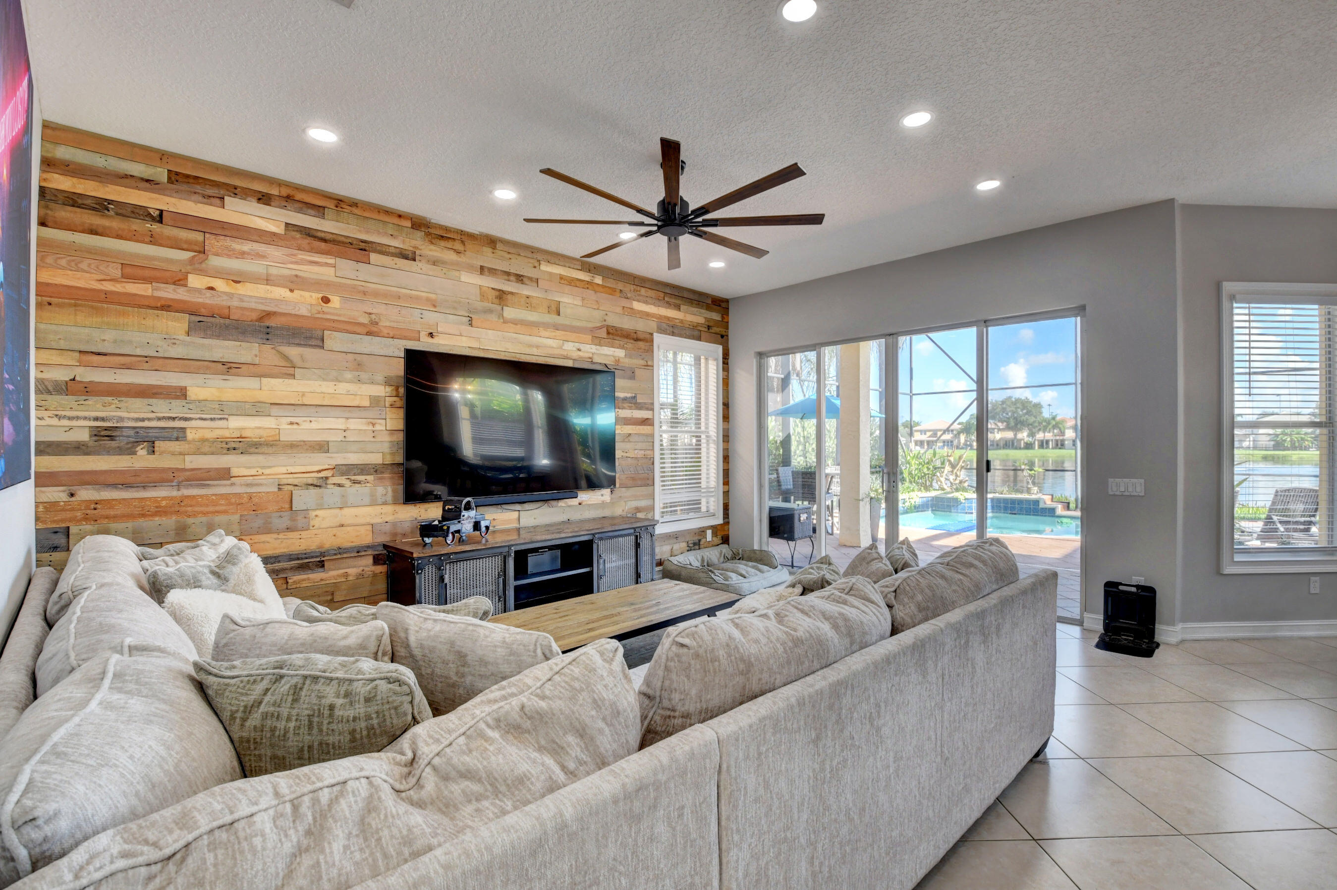 CANYON LAKES 1 - Residential