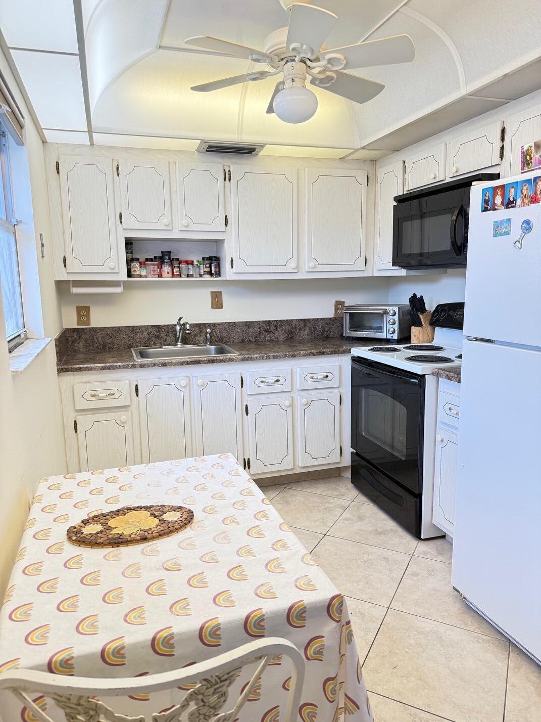 276 Saxony F, Delray Beach FL 33446