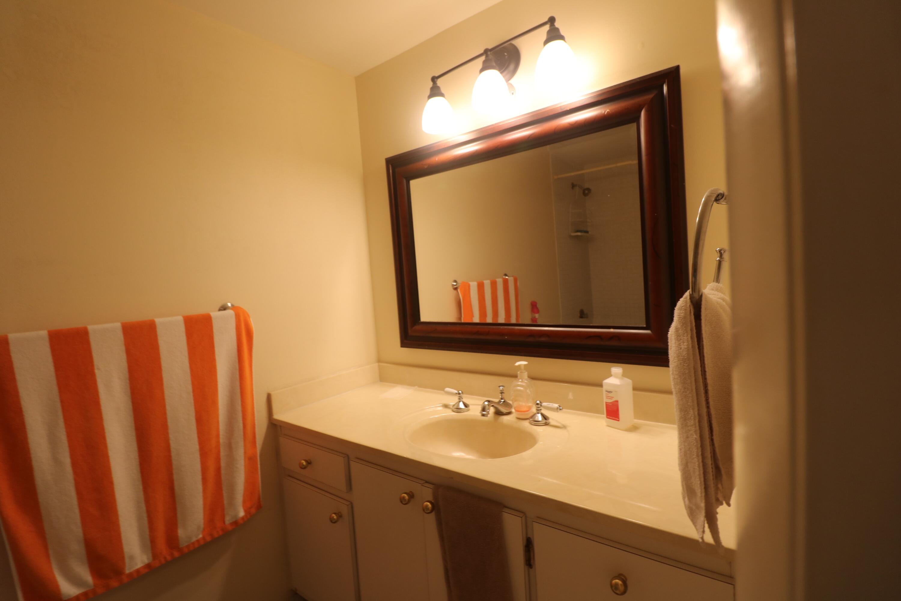 HILLCREST EAST NO 26 CONDO - Residential