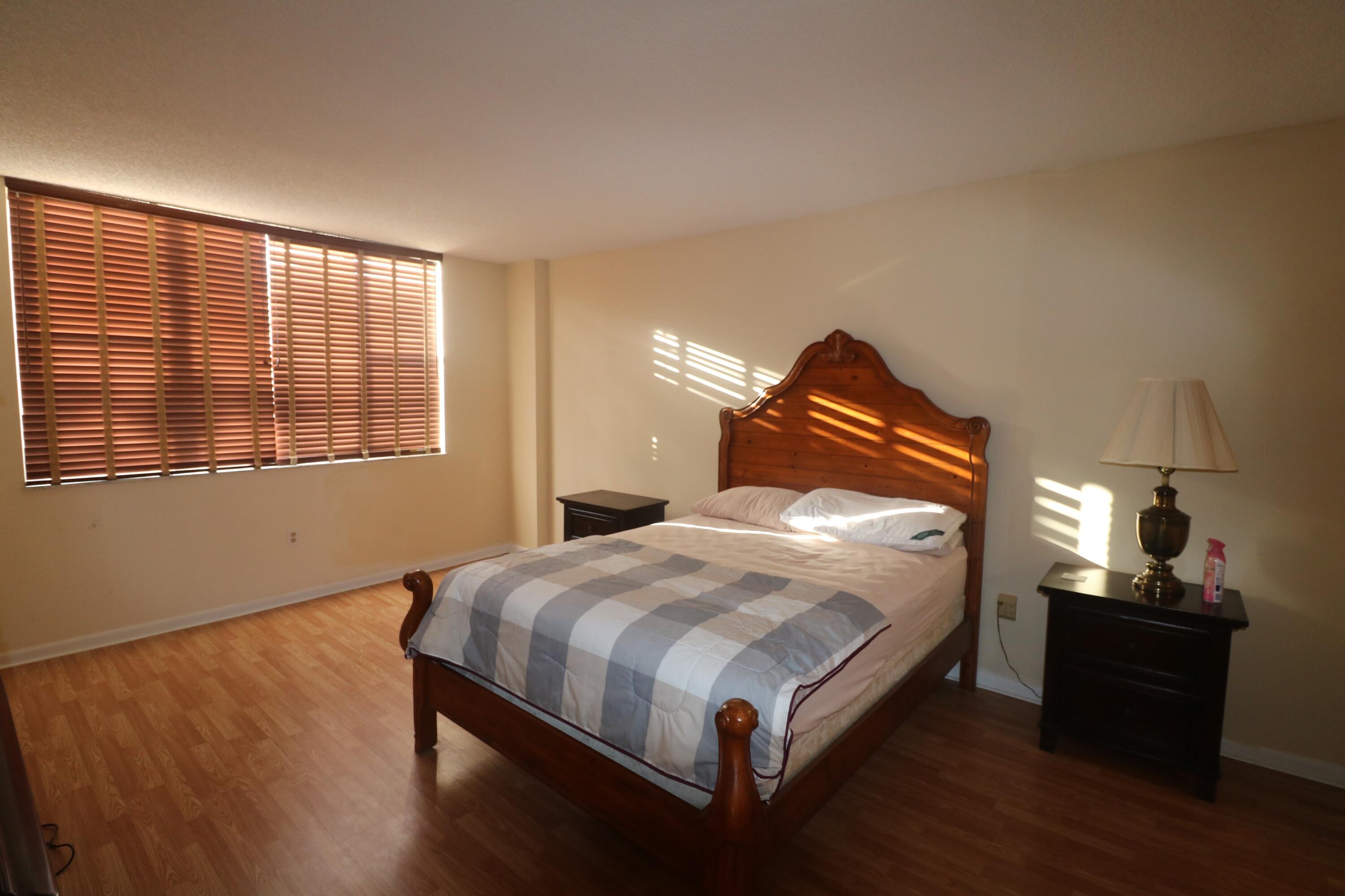 HILLCREST EAST NO 26 CONDO - Residential