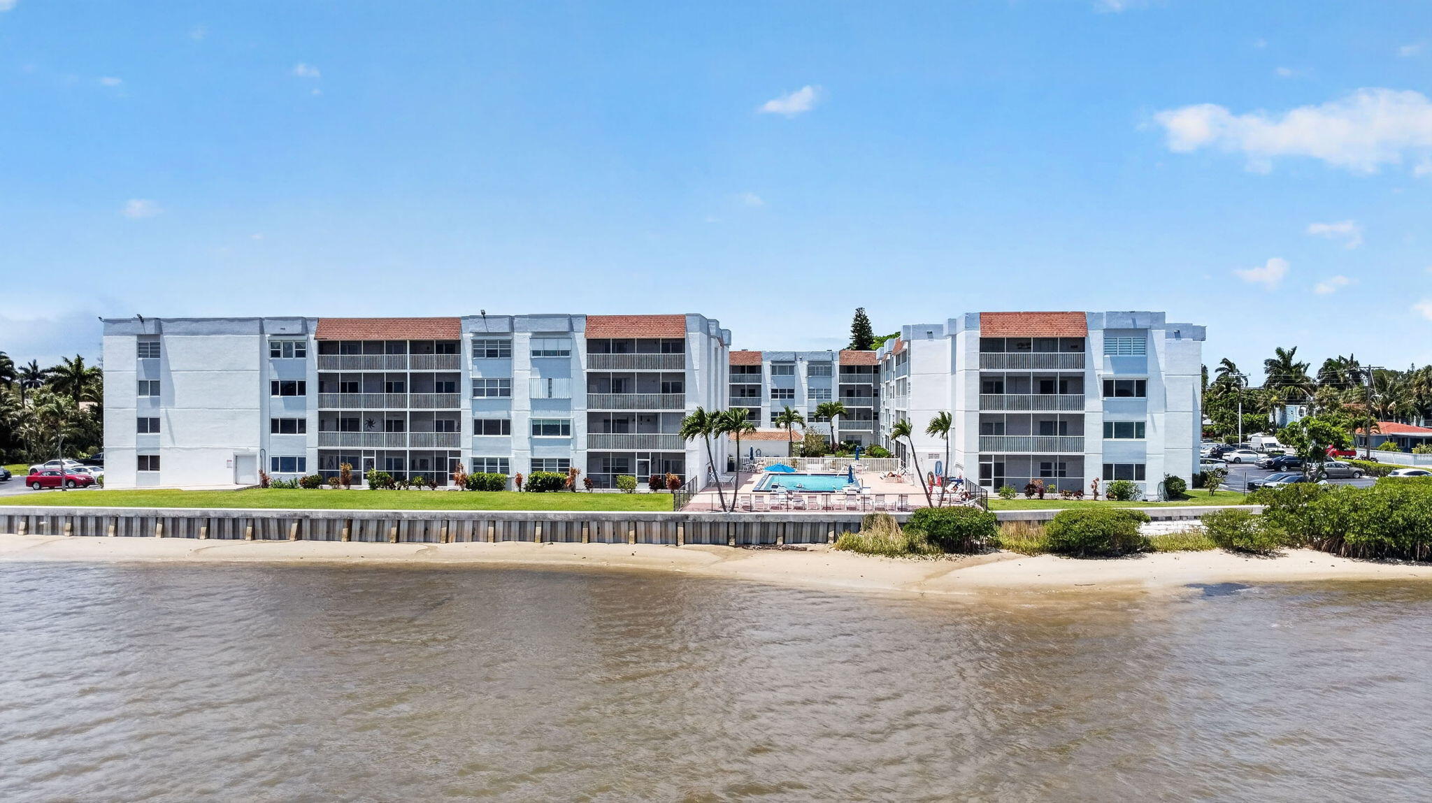 PALM LAKE 1 CONDO - Residential