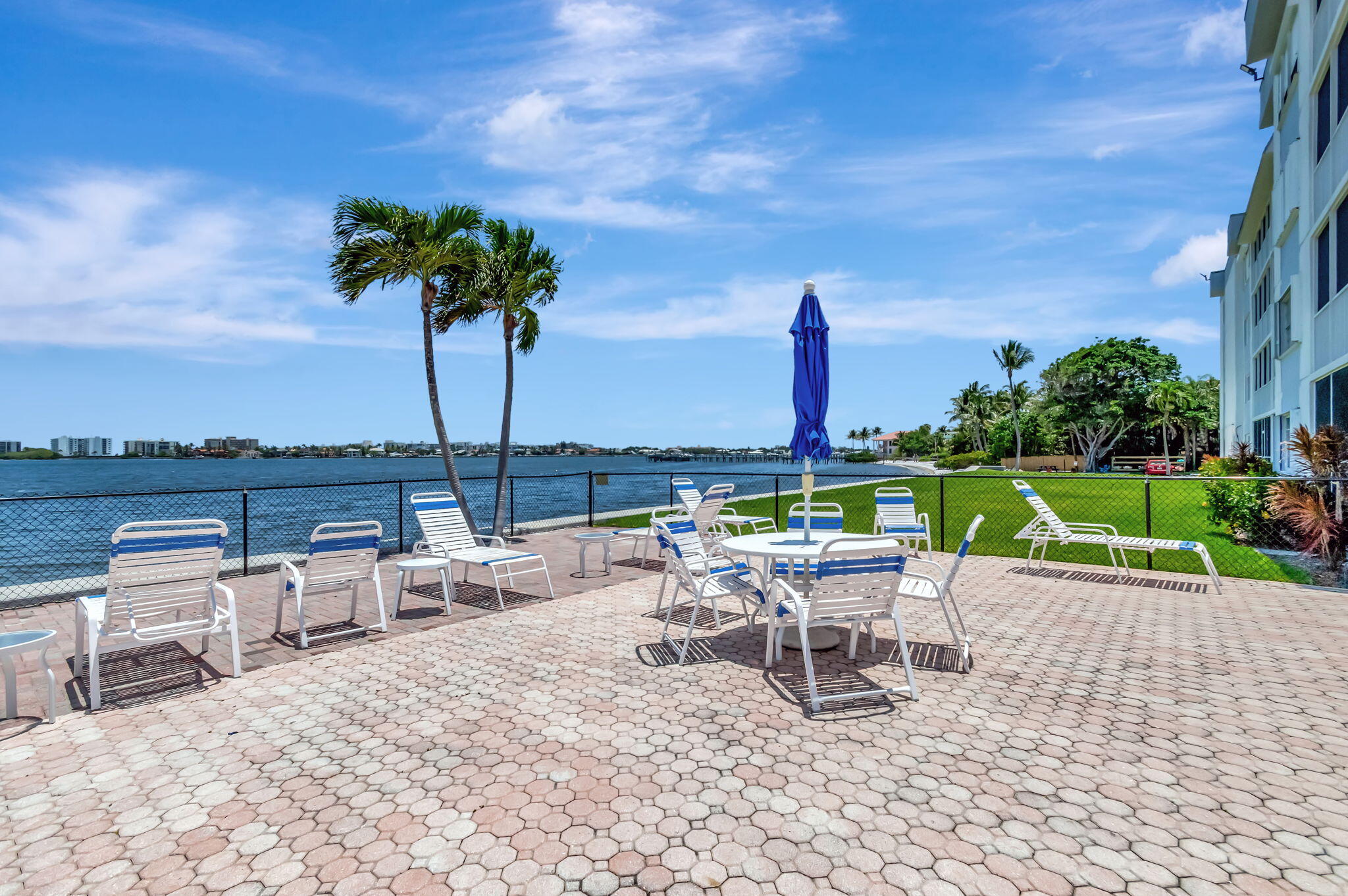 PALM LAKE 1 CONDO - Residential