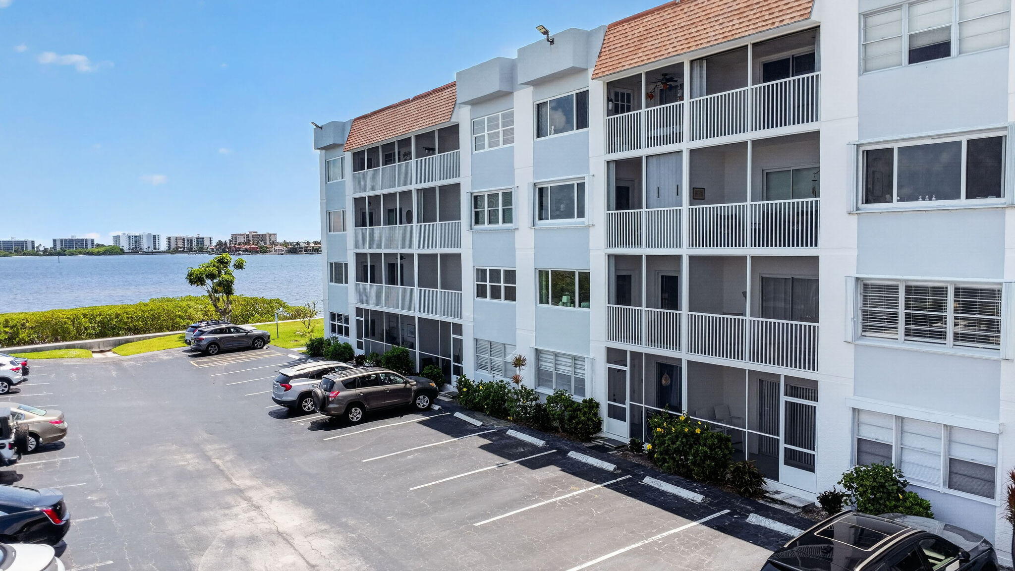 PALM LAKE 1 CONDO - Residential