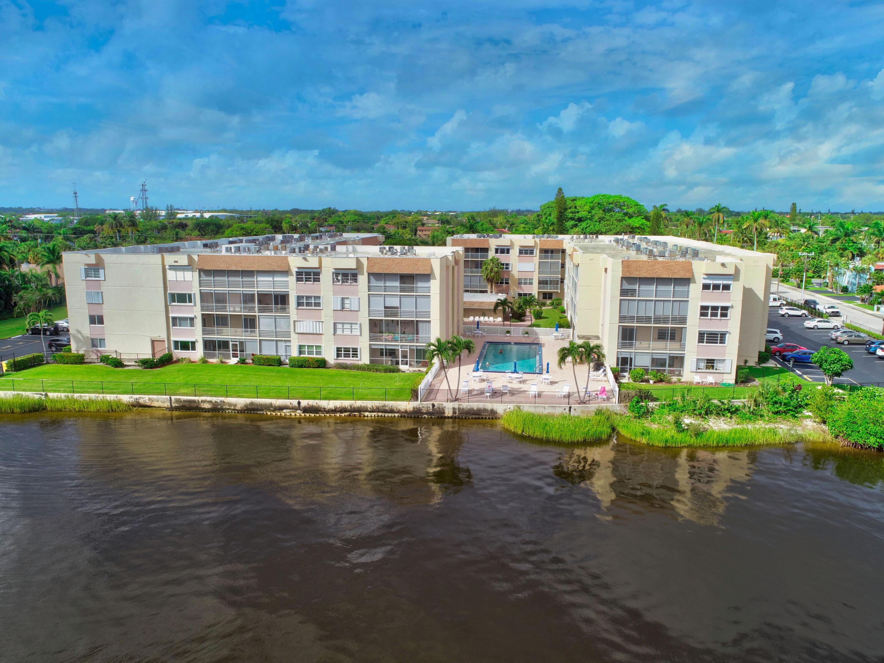 PALM LAKE 1 CONDO - Residential