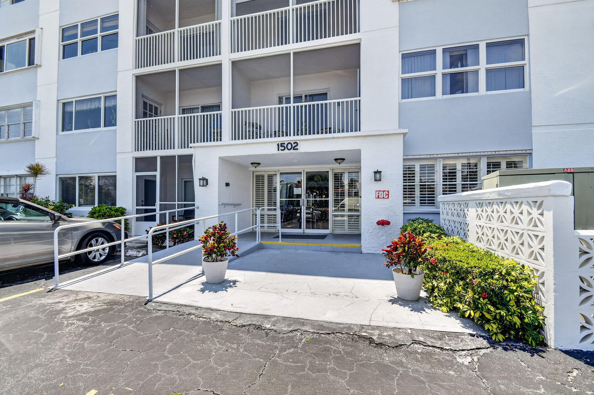 PALM LAKE 1 CONDO - Residential