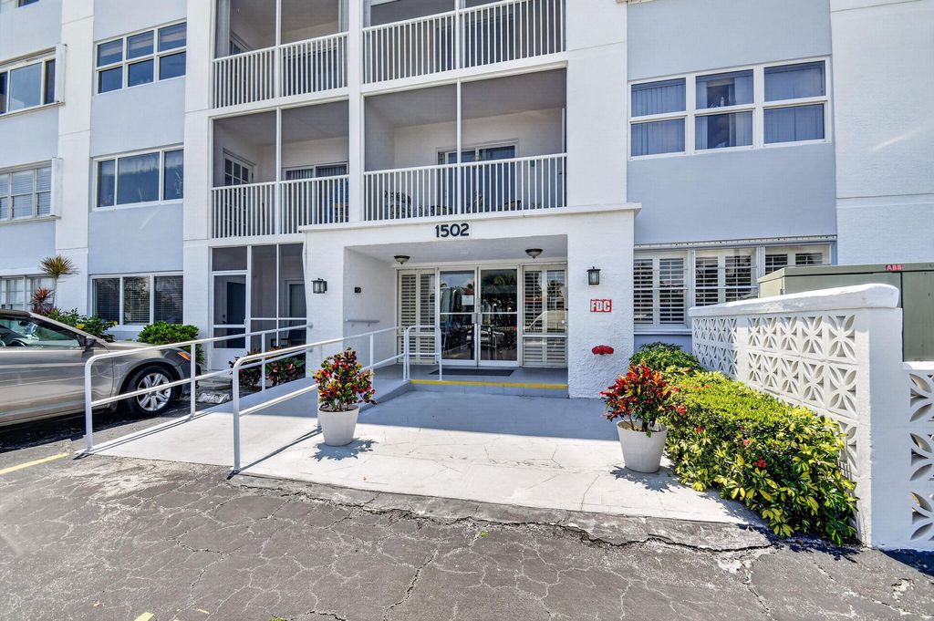 Photo of 1502 S Lakeside Drive #214, Lake Worth Beach, FL 33460 (MLS # B26021135)