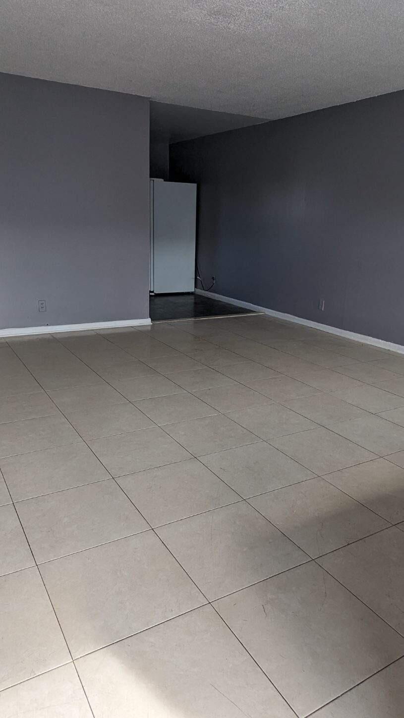 PARK MANOR 6 - Residential Lease