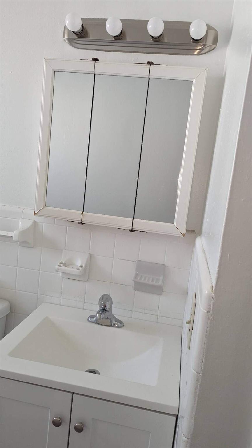 PARK MANOR 6 - Residential Lease