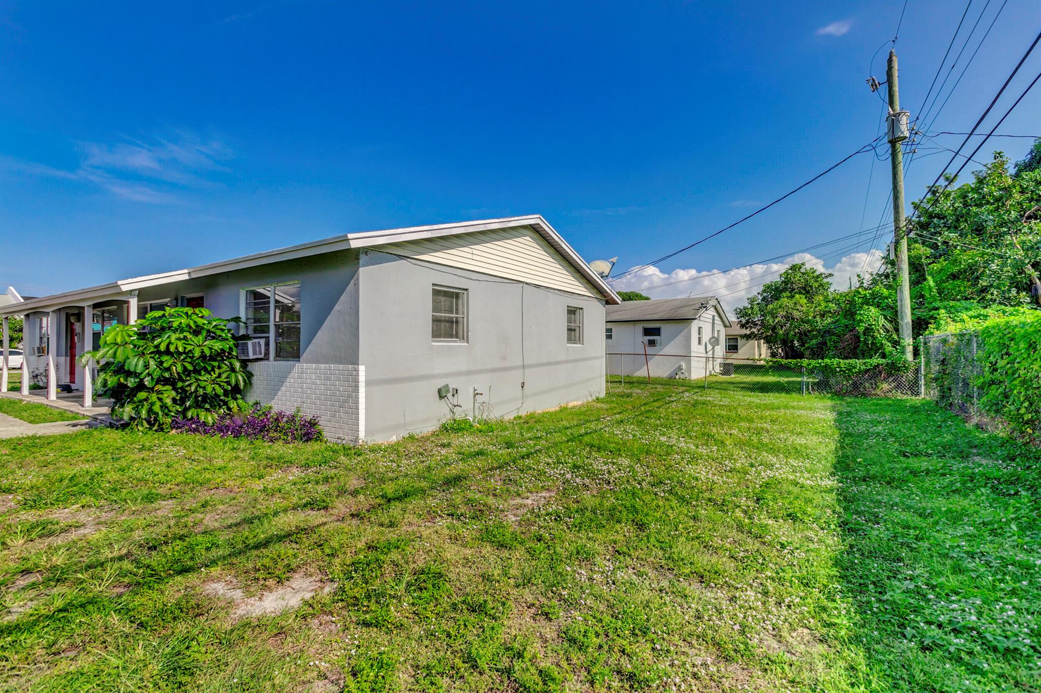 PARK MANOR 6 - Residential Lease