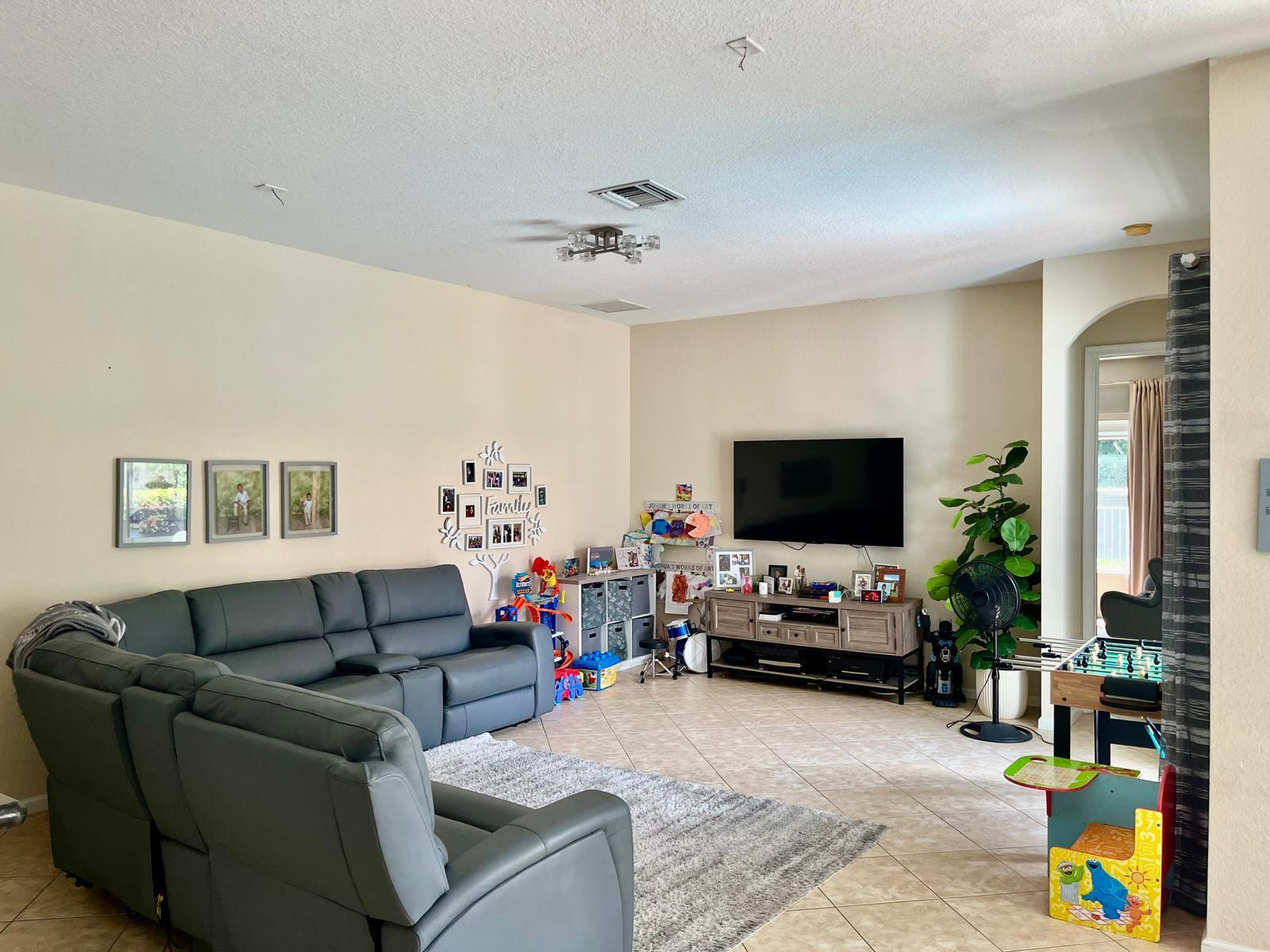 127 Palm Beach Plantation Boulevard