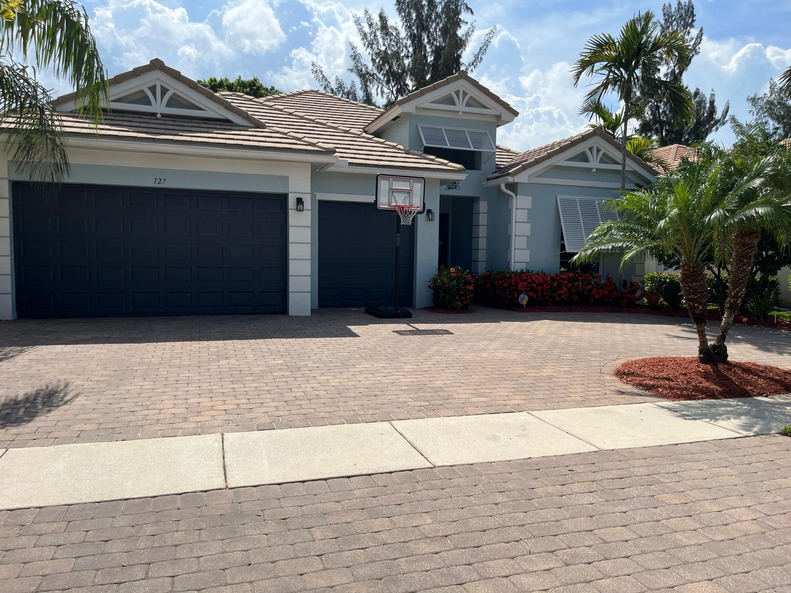127 Palm Beach Plantation Boulevard