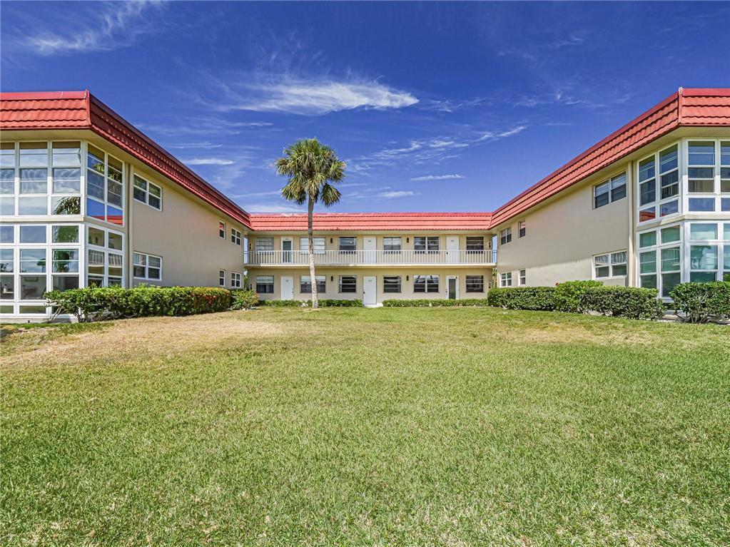 VISTA ROYALE PHASE IV BLDGS 83-111 - Residential