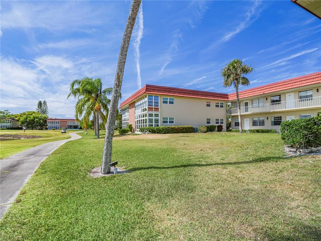 VISTA ROYALE PHASE IV BLDGS 83-111 - Residential