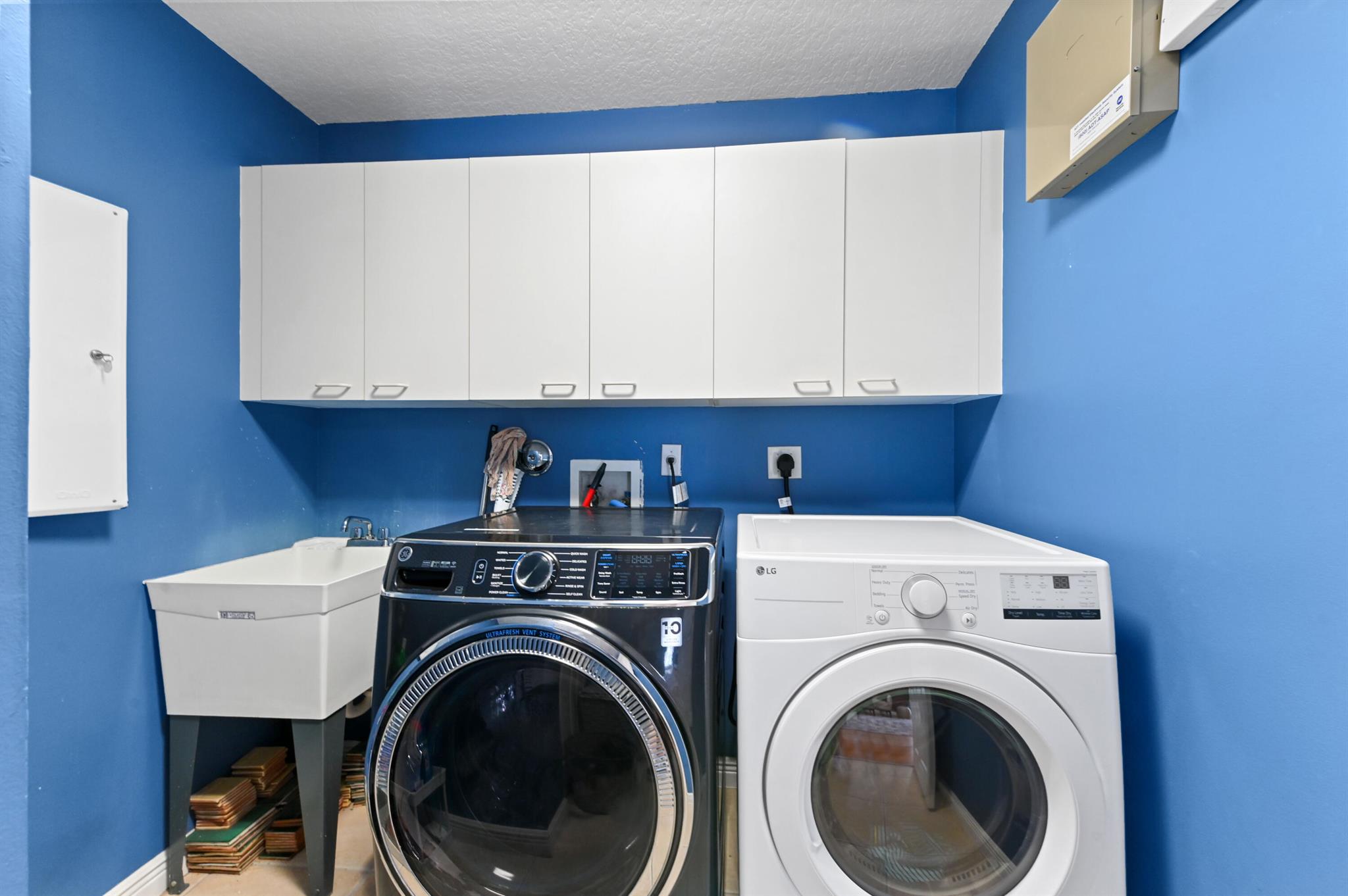 MADISON GREEN - Residential