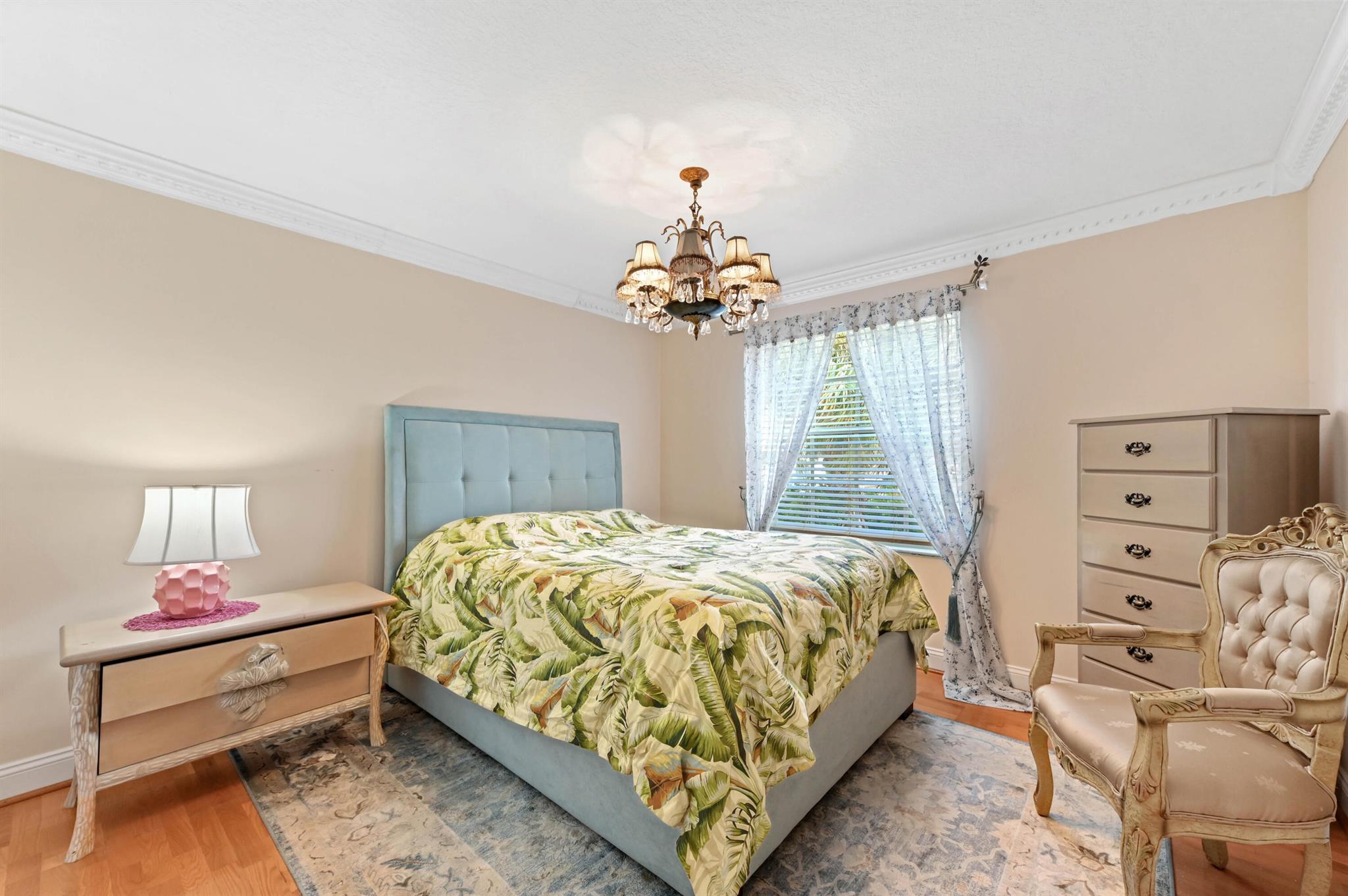 MADISON GREEN - Residential