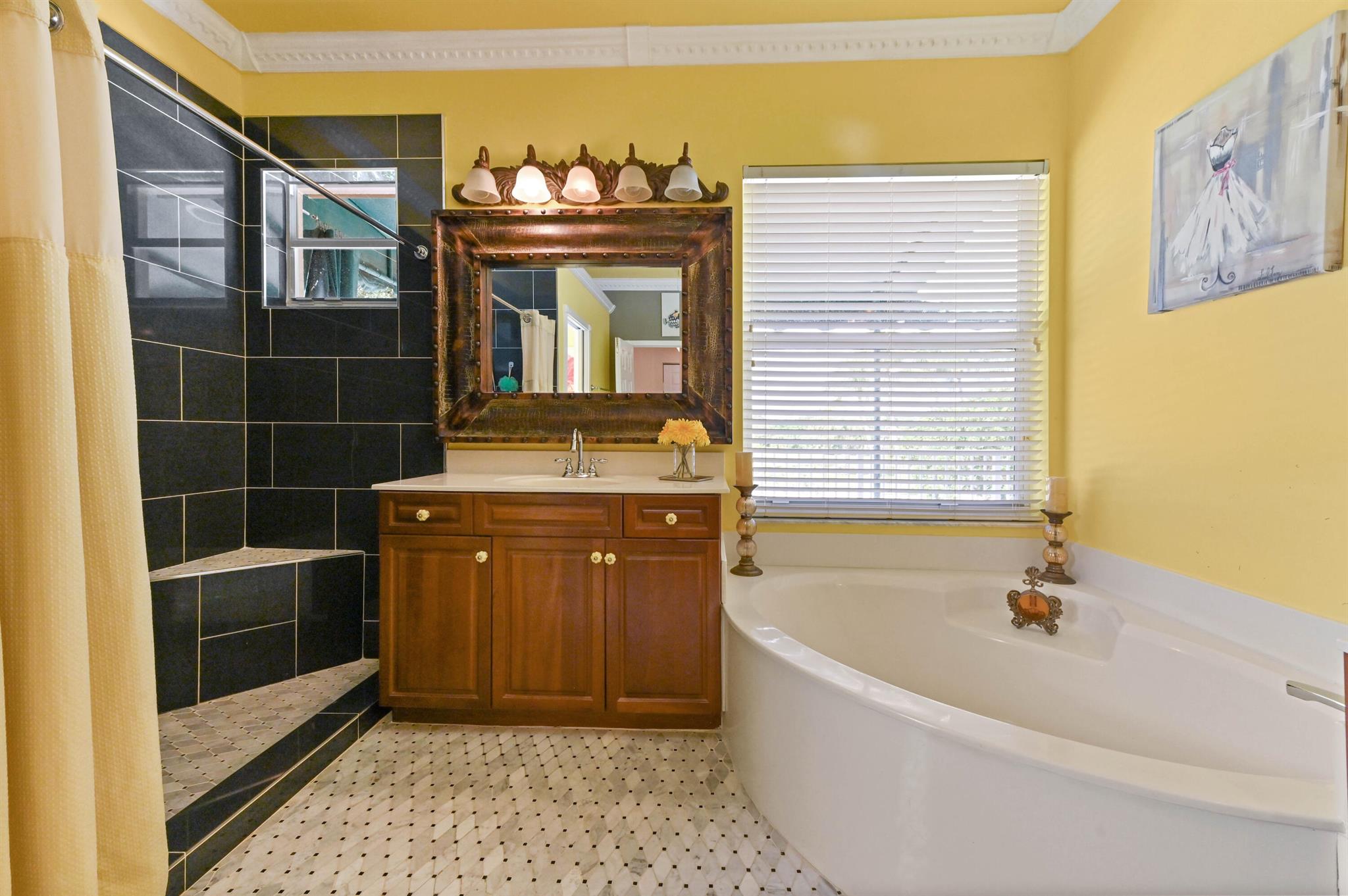 MADISON GREEN - Residential