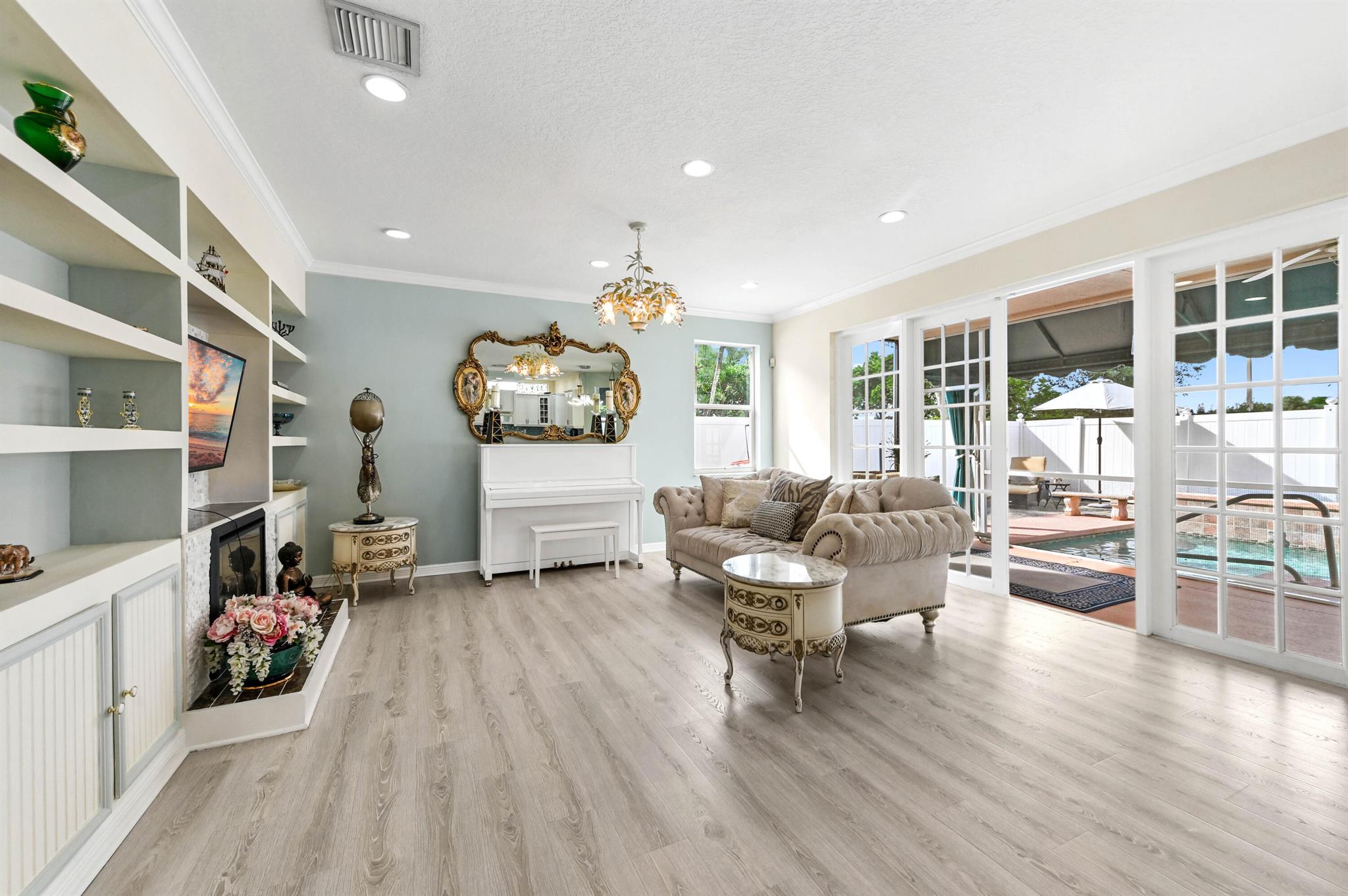 MADISON GREEN - Residential