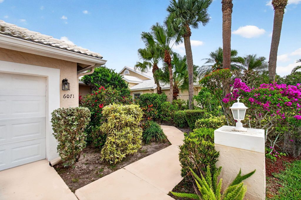 Photo of 6071 Greenspointe Drive, Boynton Beach, FL 33437 (MLS # B26024274)