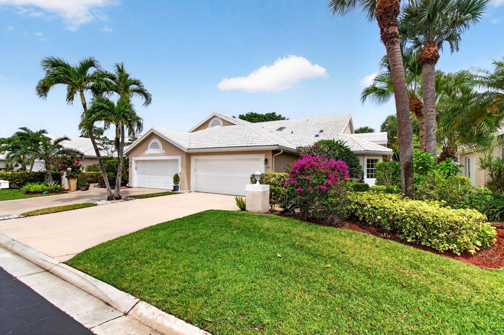 Photo of 6071 Greenspointe Drive, Boynton Beach, FL 33437 (MLS # B26024274)