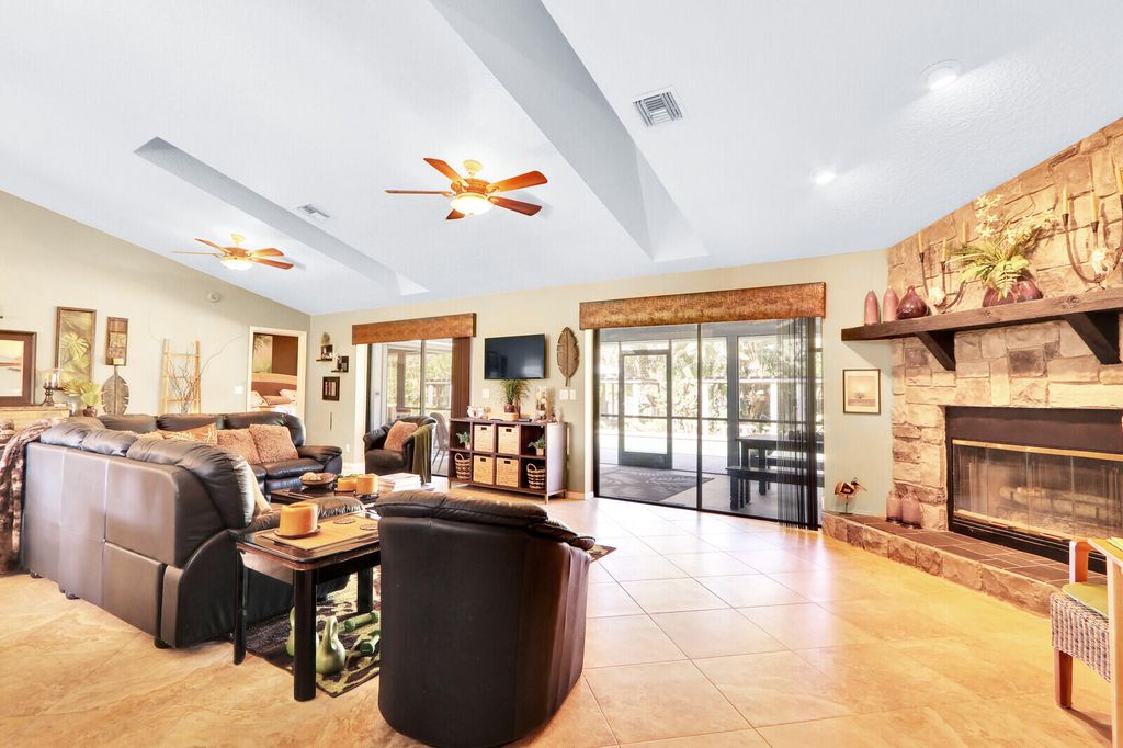 Photo of 18865 129th Terrace N, Jupiter, FL 33478 (MLS # R10982914)