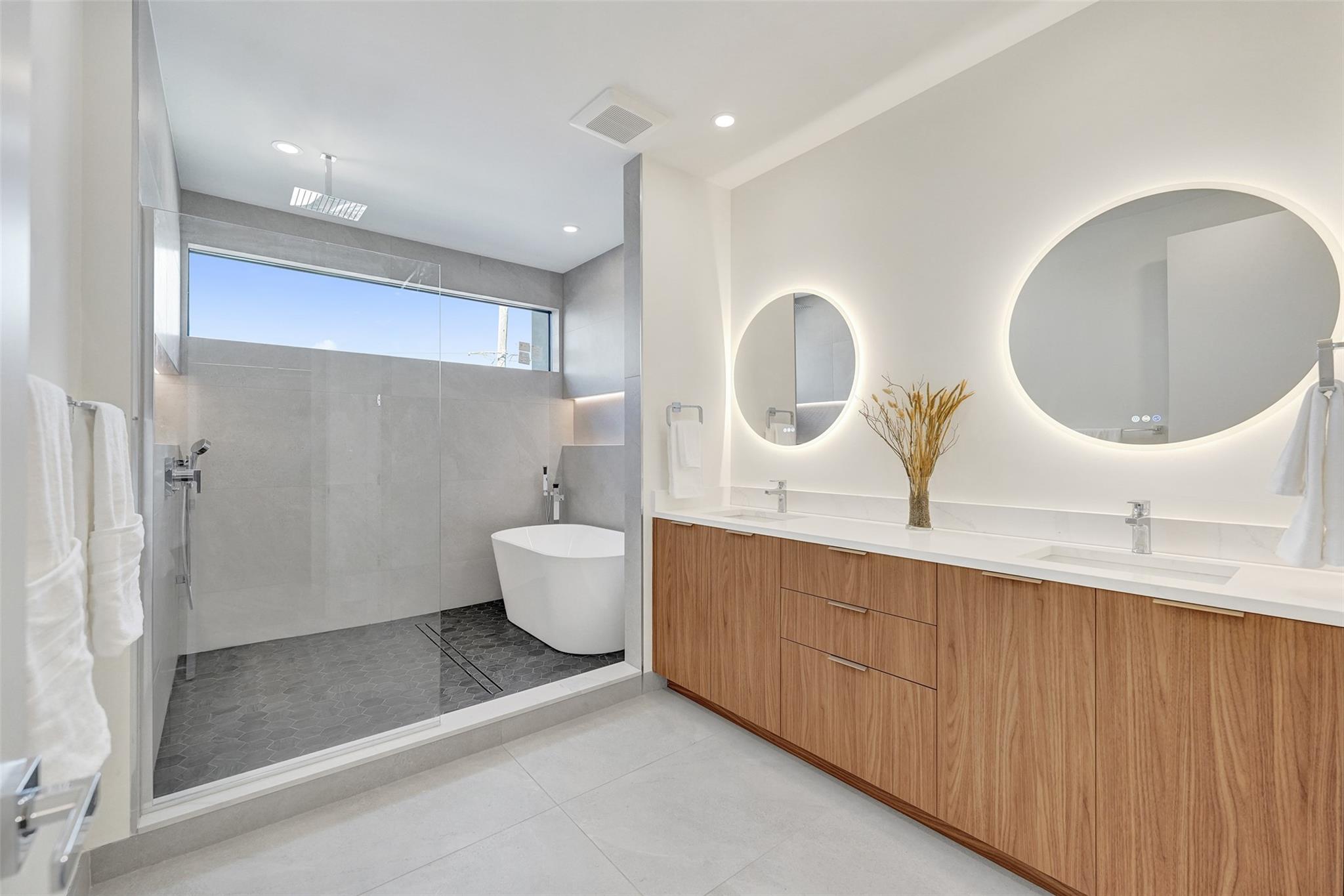 Poinsettia Heights - Residential